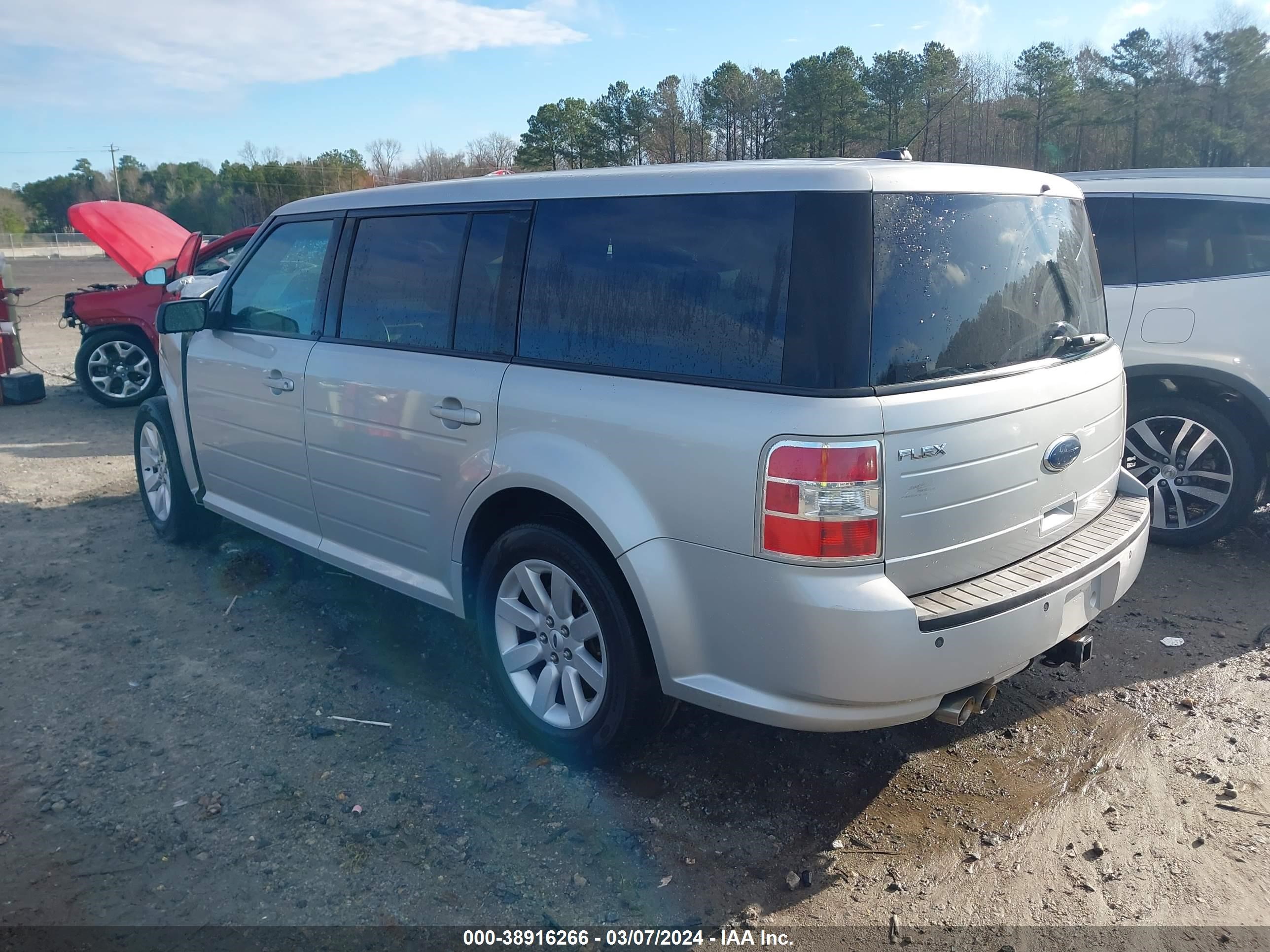 Photo 2 VIN: 2FMDK51C69BA29138 - FORD FLEX 