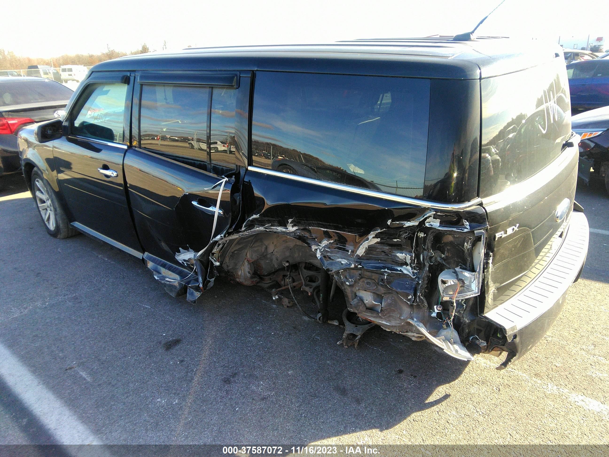 Photo 2 VIN: 2FMDK52C49BA09405 - FORD FLEX 