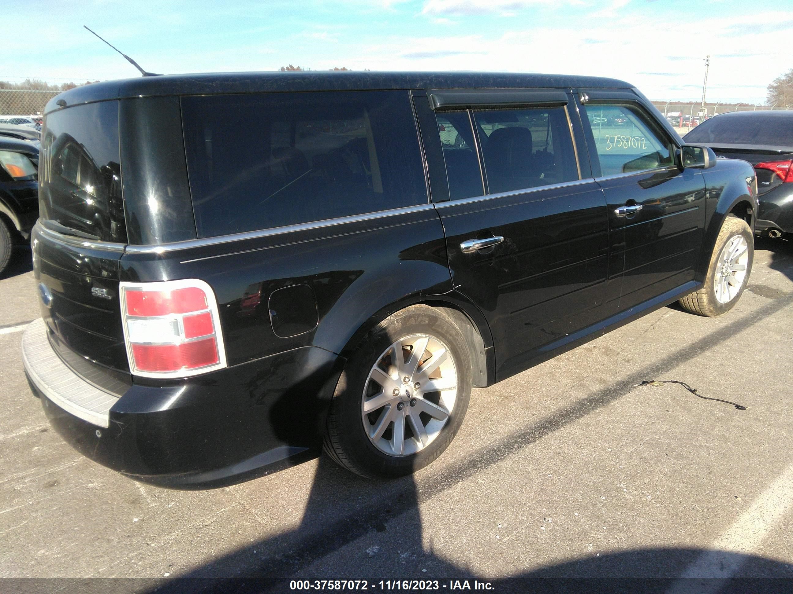 Photo 3 VIN: 2FMDK52C49BA09405 - FORD FLEX 