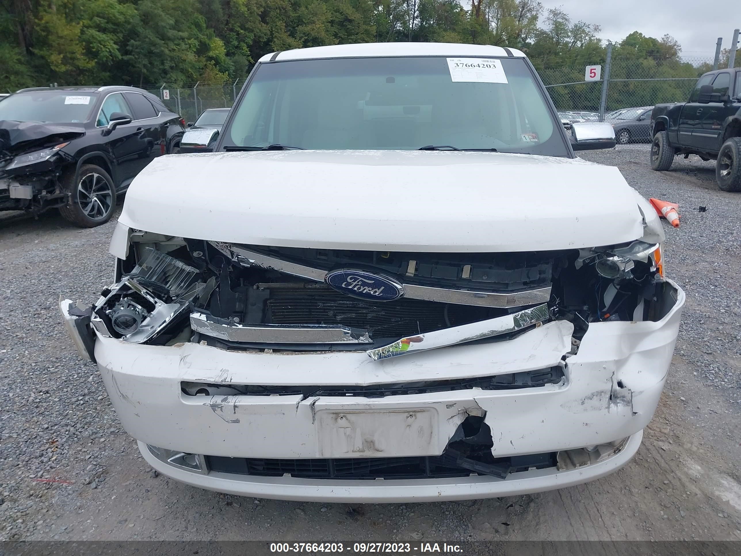 Photo 11 VIN: 2FMDK53C89BA12208 - FORD FLEX 