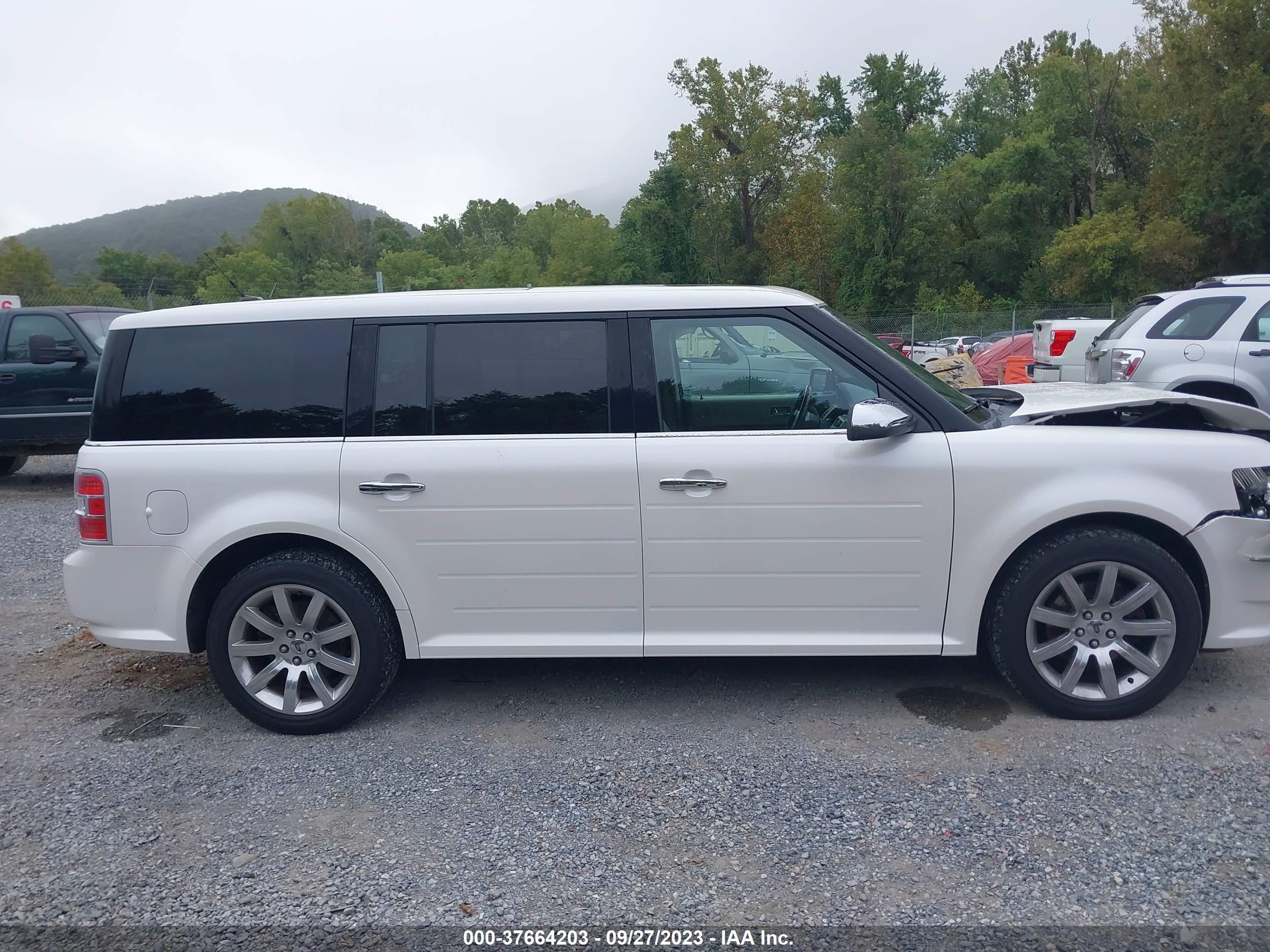 Photo 12 VIN: 2FMDK53C89BA12208 - FORD FLEX 