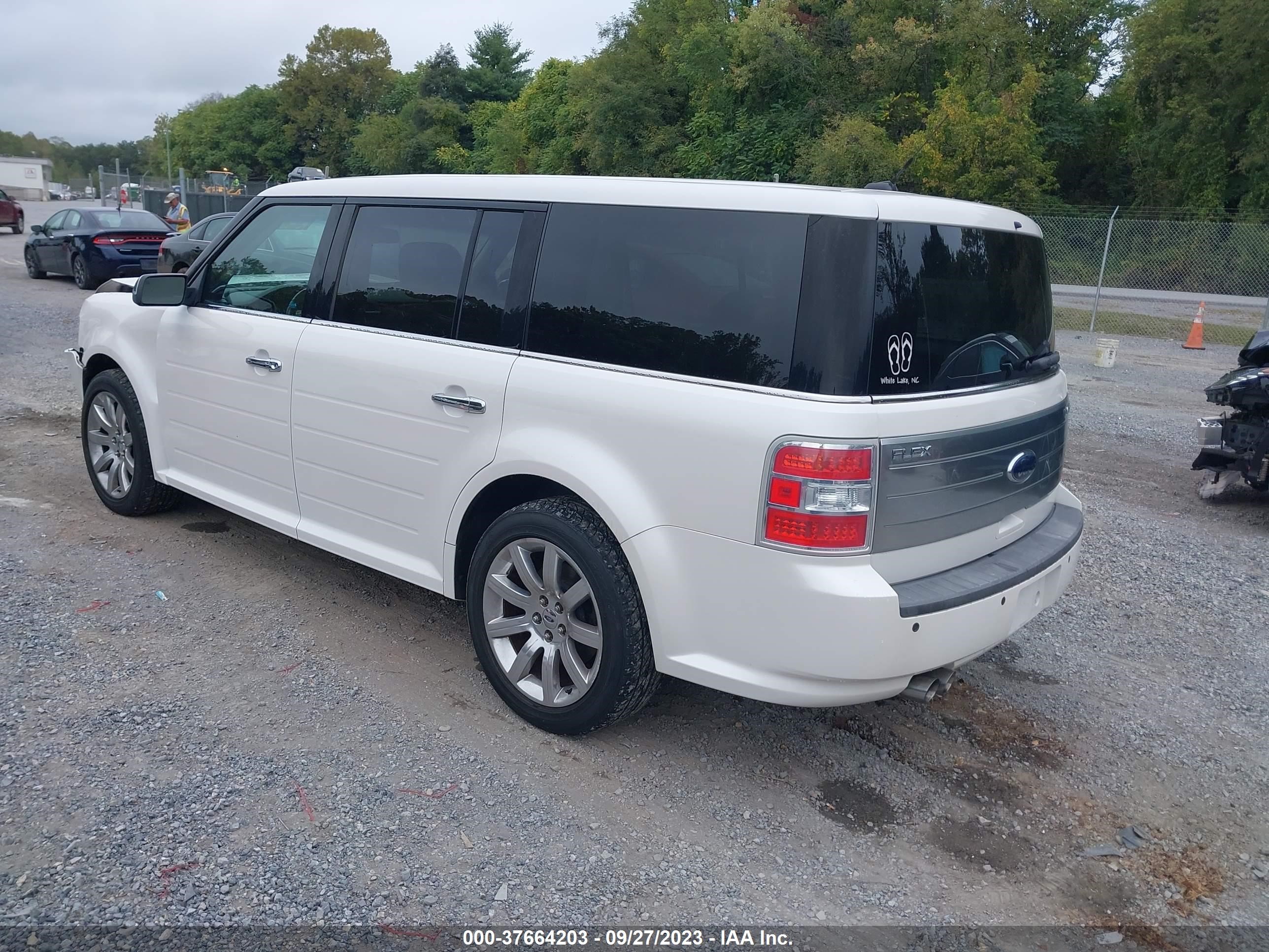 Photo 2 VIN: 2FMDK53C89BA12208 - FORD FLEX 