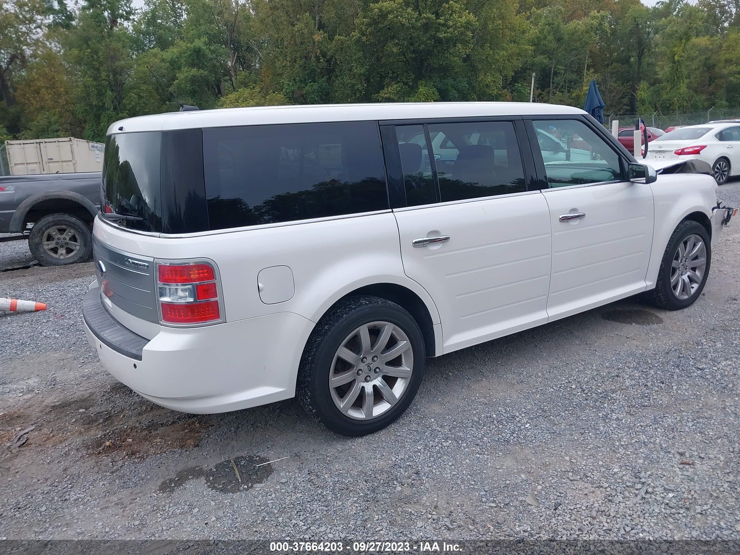 Photo 3 VIN: 2FMDK53C89BA12208 - FORD FLEX 