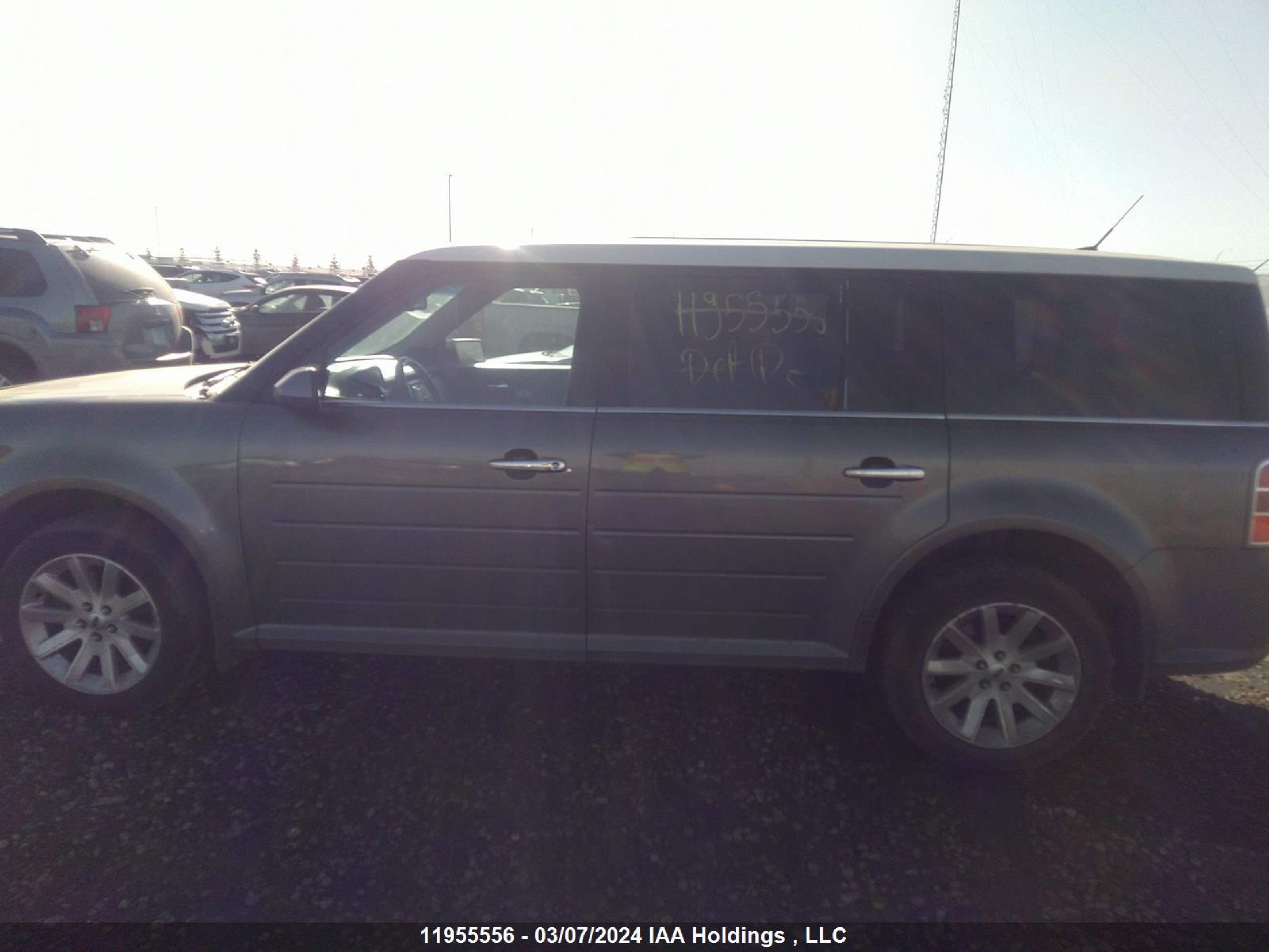 Photo 13 VIN: 2FMEK62C39BB08176 - FORD FLEX 