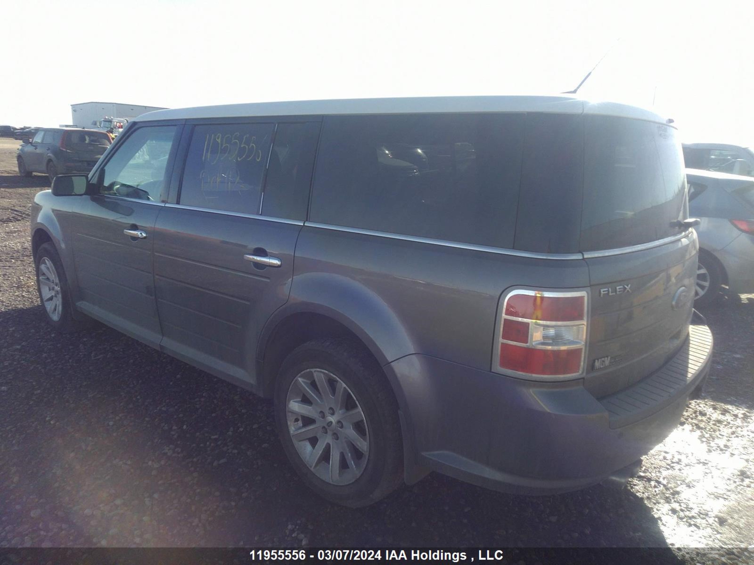 Photo 2 VIN: 2FMEK62C39BB08176 - FORD FLEX 