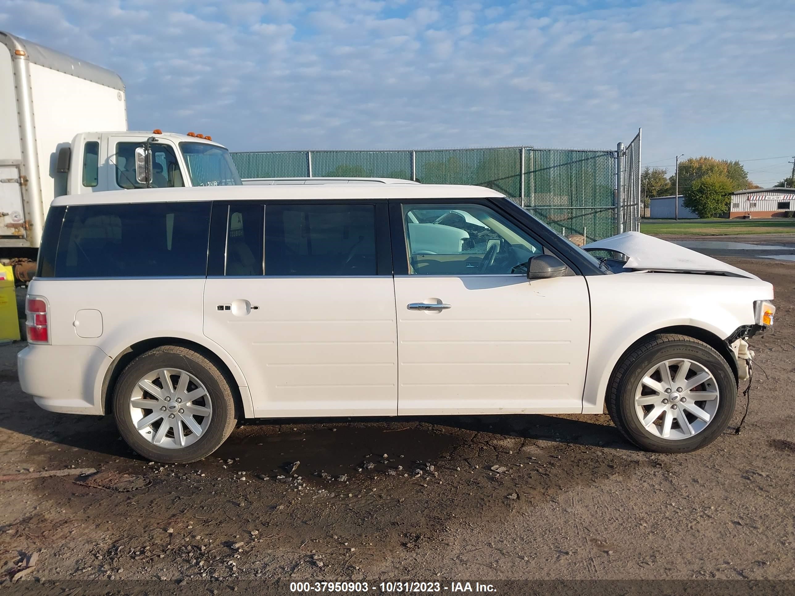 Photo 13 VIN: 2FMEK62C59BA31312 - FORD FLEX 