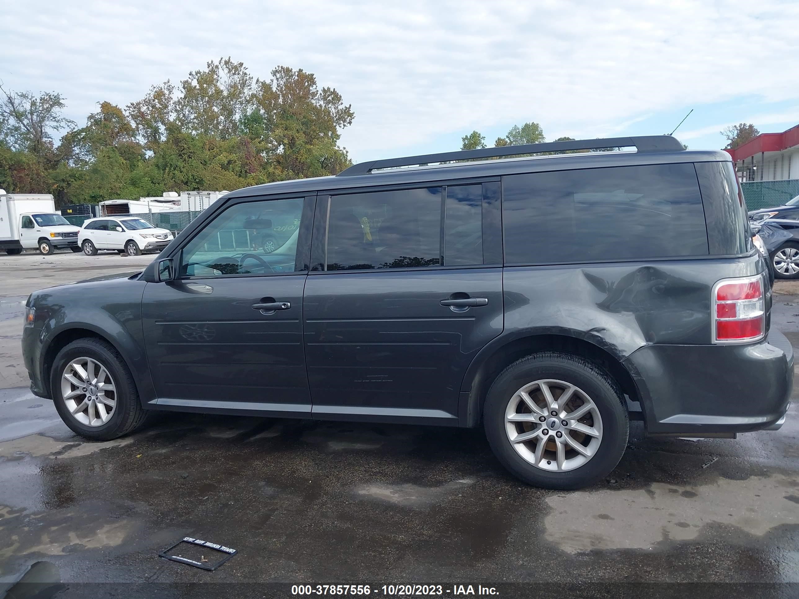 Photo 13 VIN: 2FMGK5B81GBA20657 - FORD FLEX 