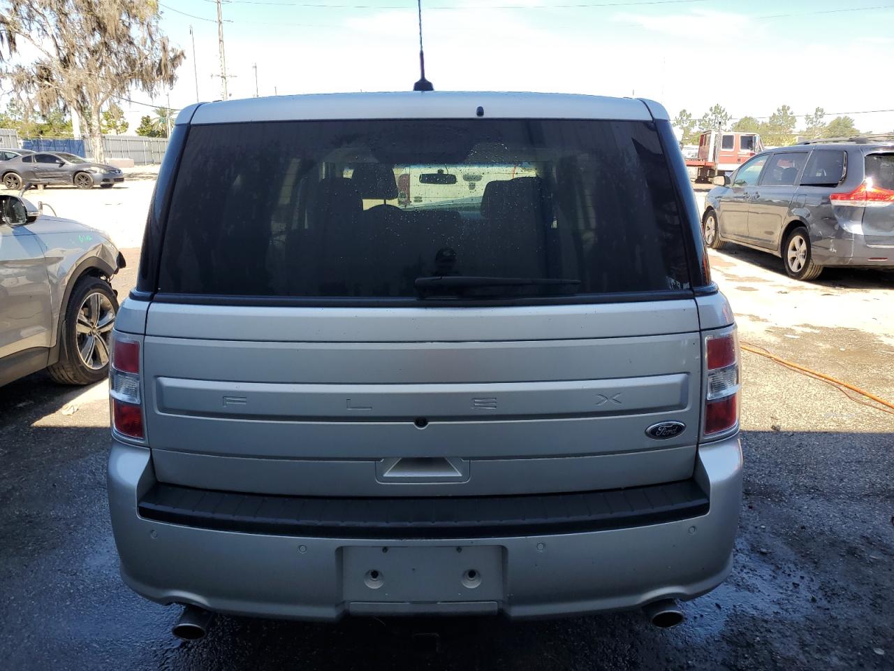 Photo 5 VIN: 2FMGK5B81JBA06894 - FORD FLEX 