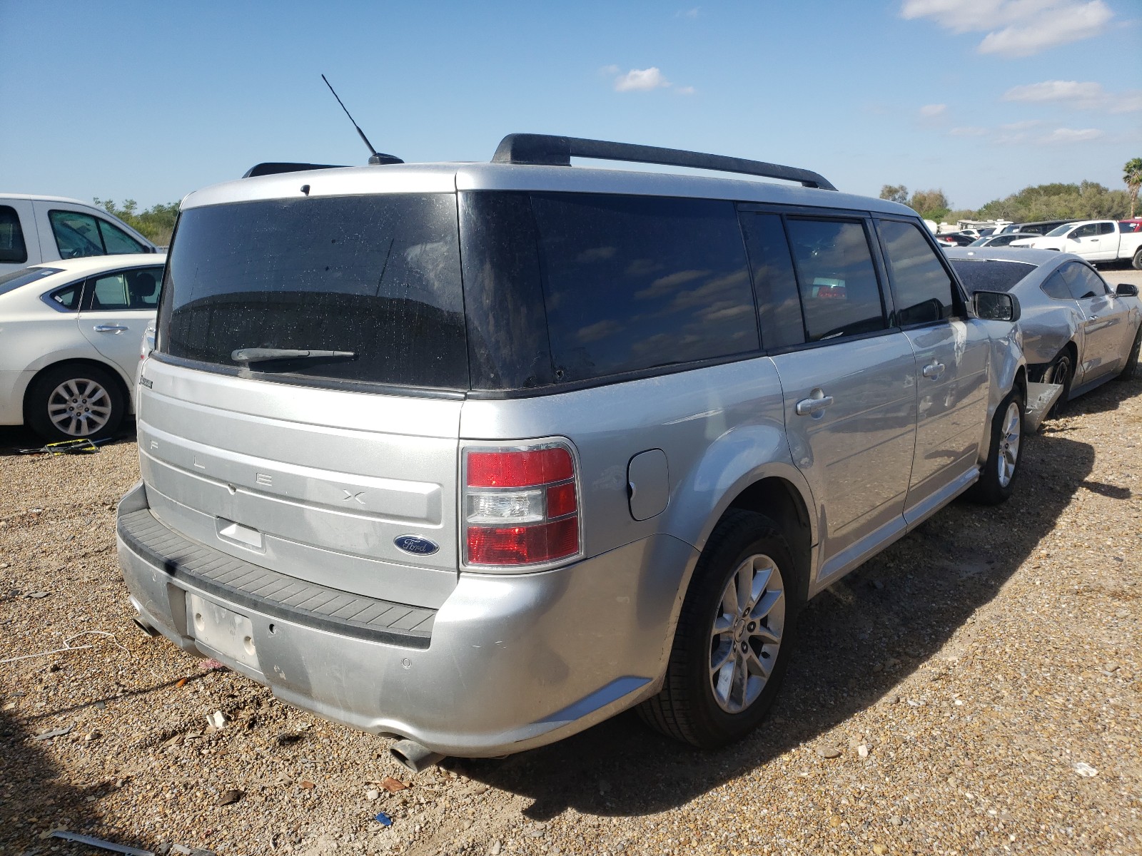 Photo 3 VIN: 2FMGK5B81JBA14963 - FORD FLEX SE 