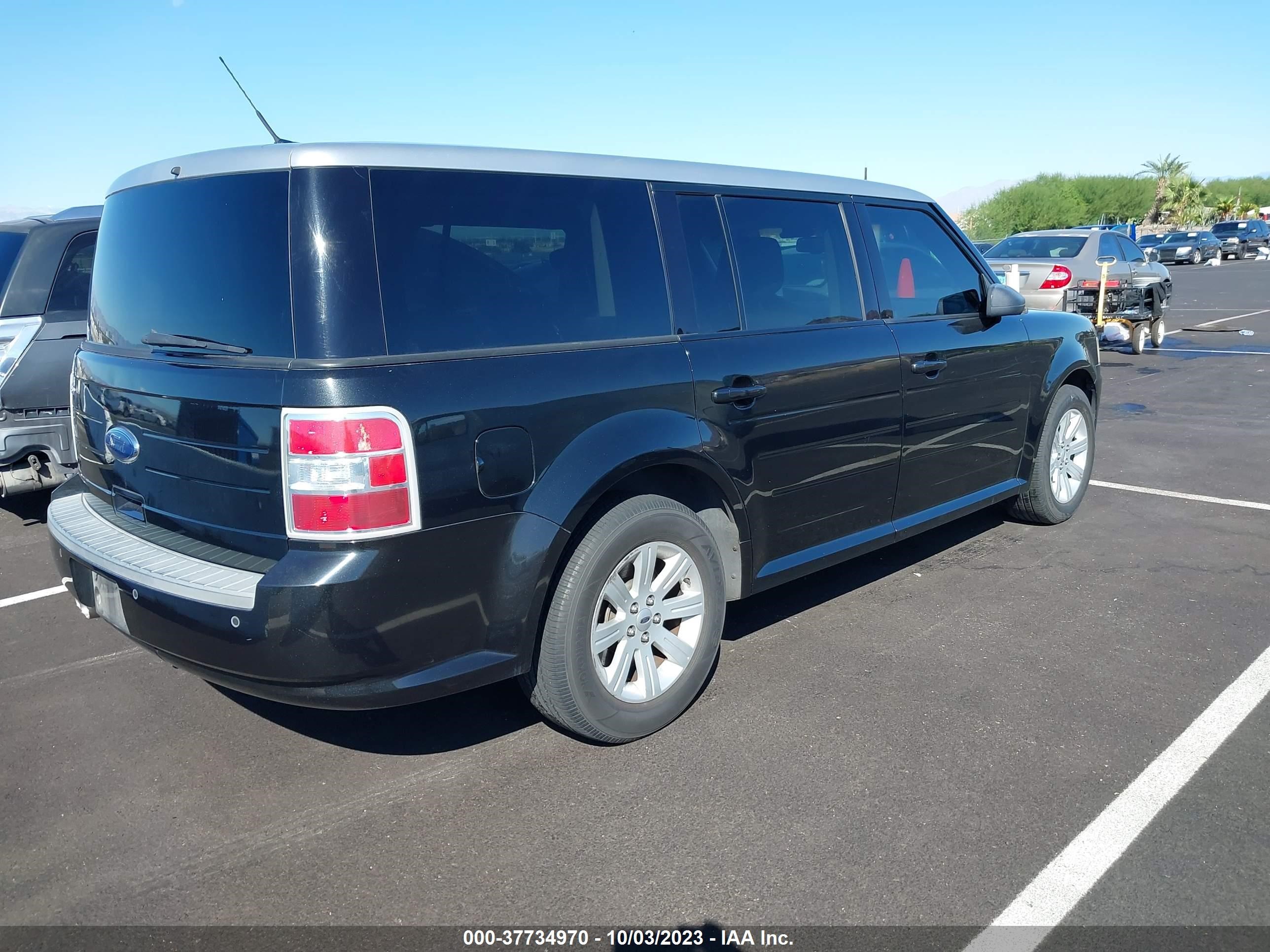 Photo 3 VIN: 2FMGK5BC8BBD29801 - FORD FLEX 