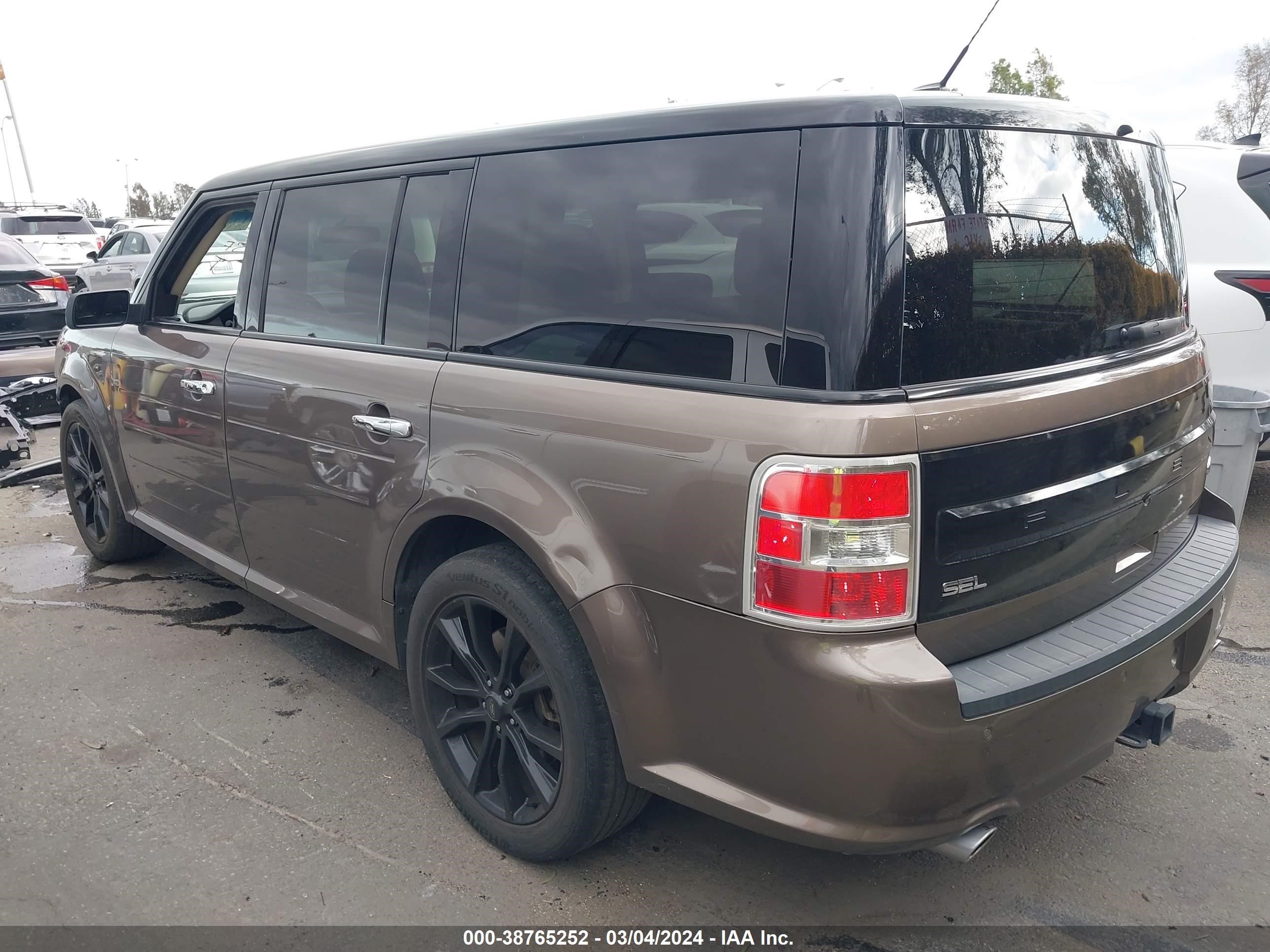 Photo 2 VIN: 2FMGK5C82KBA02143 - FORD FLEX 