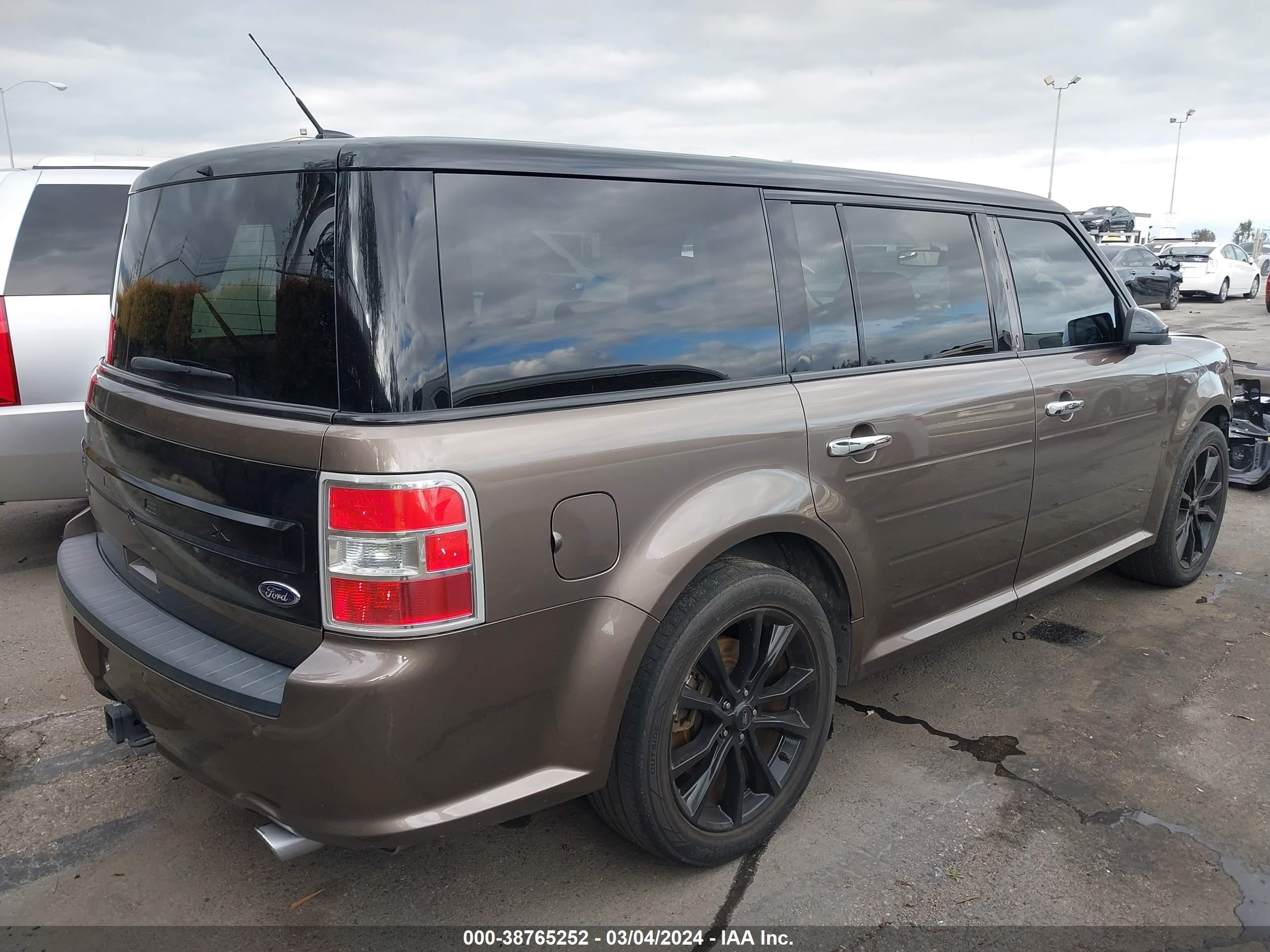 Photo 3 VIN: 2FMGK5C82KBA02143 - FORD FLEX 