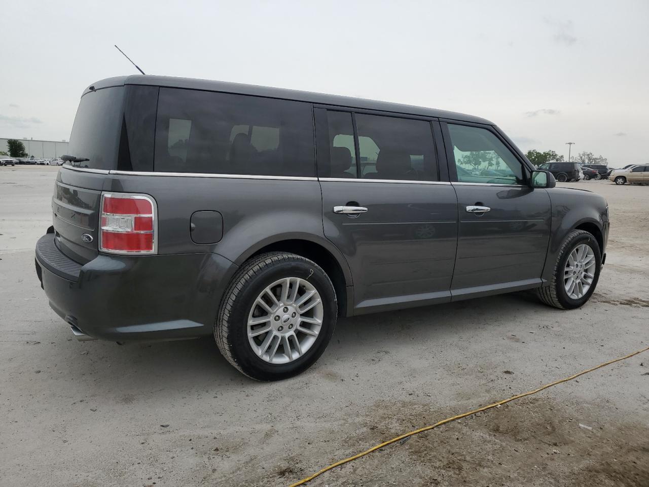 Photo 2 VIN: 2FMGK5C83JBA16180 - FORD FLEX 