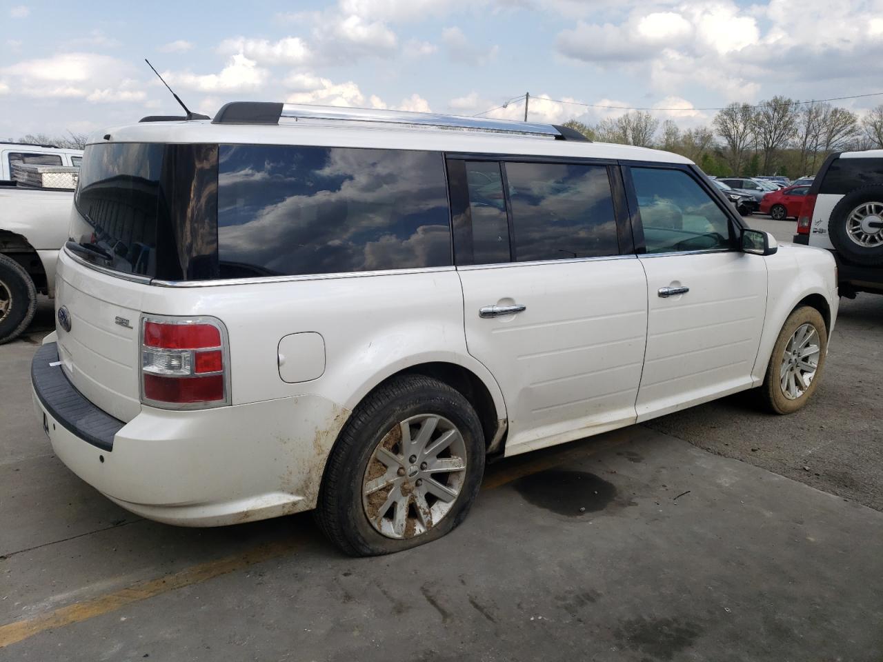 Photo 2 VIN: 2FMGK5CC3CBD04272 - FORD FLEX 