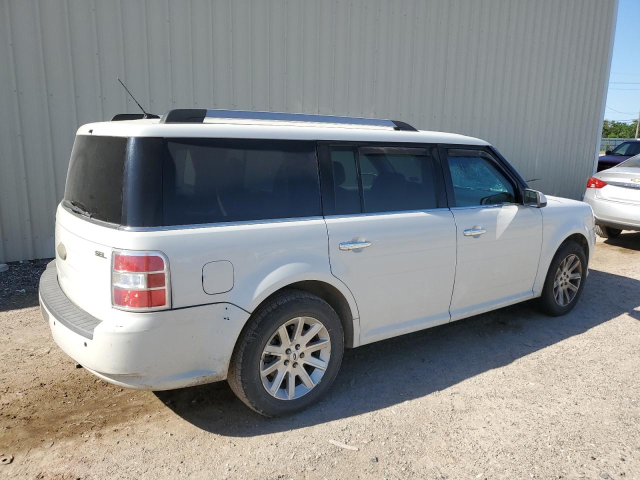 Photo 2 VIN: 2FMGK5CC7CBD22743 - FORD FLEX 