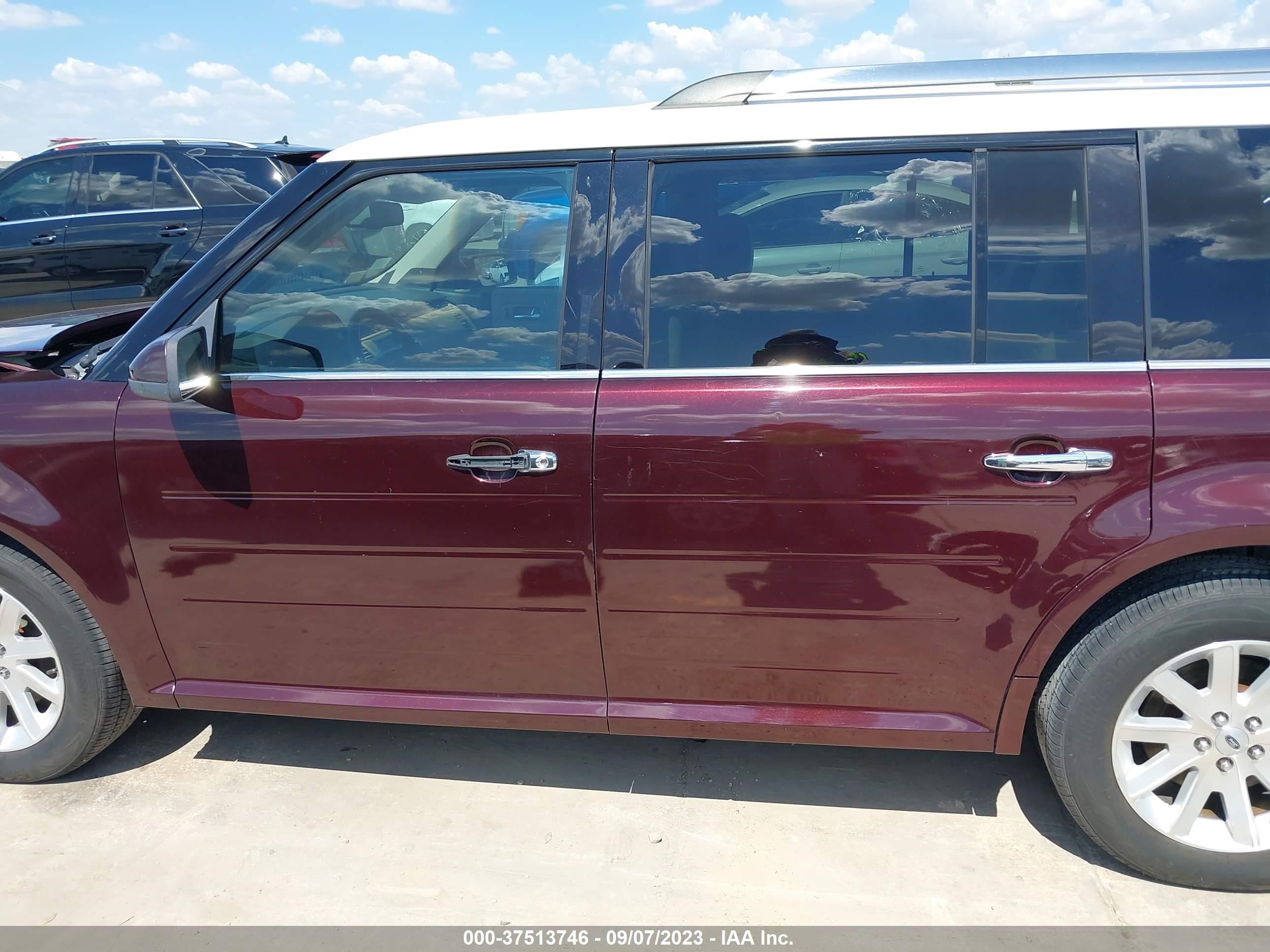 Photo 13 VIN: 2FMGK5CC9BBD00760 - FORD FLEX 