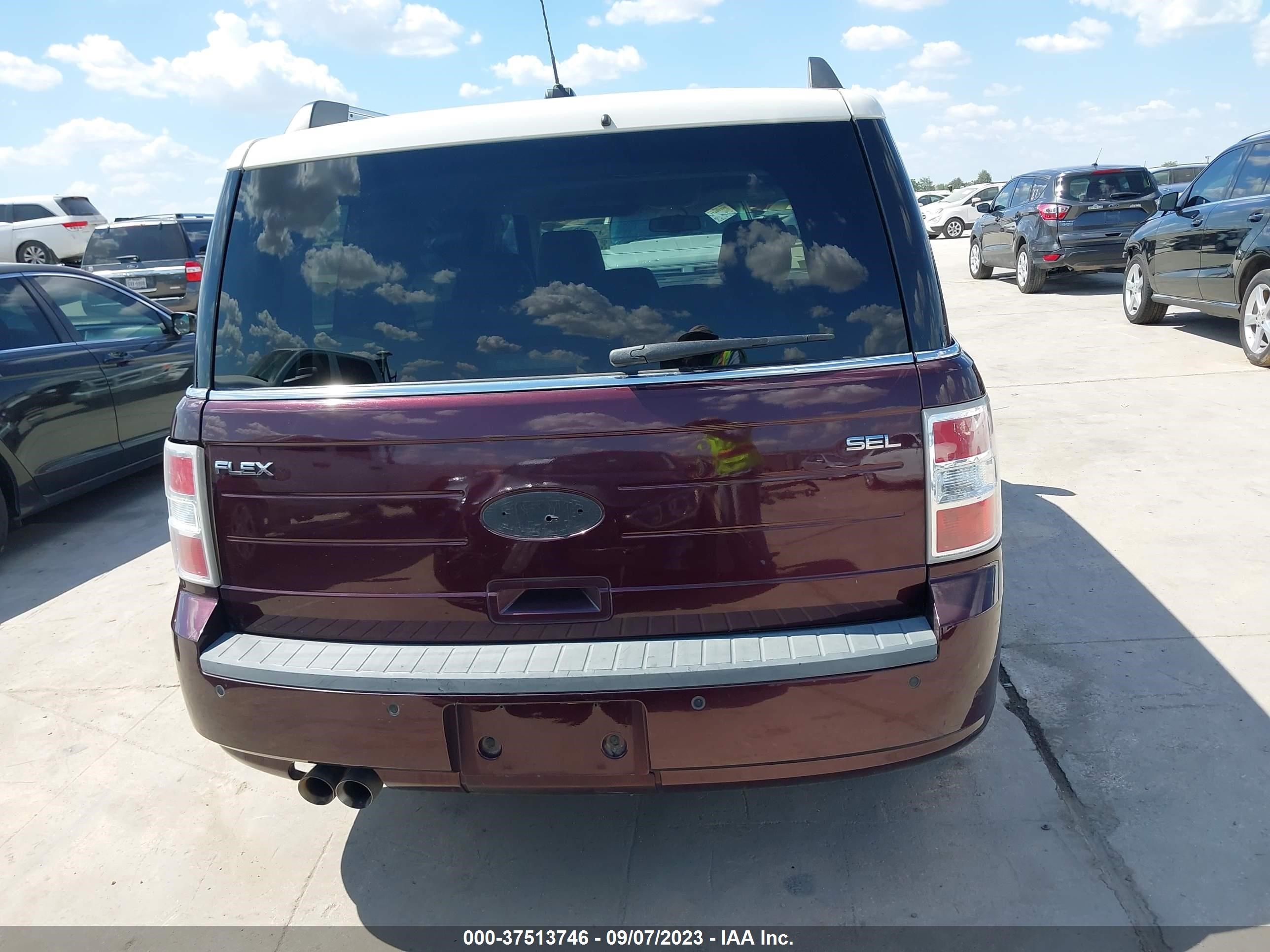 Photo 15 VIN: 2FMGK5CC9BBD00760 - FORD FLEX 