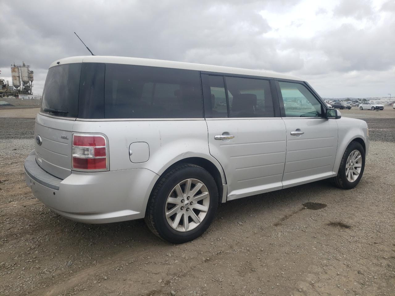 Photo 2 VIN: 2FMGK5CC9BBD16845 - FORD FLEX 