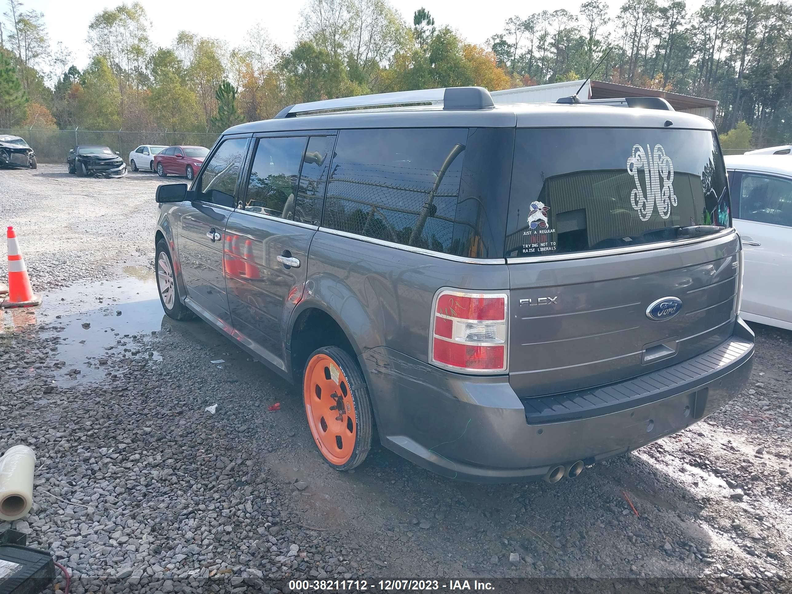 Photo 2 VIN: 2FMGK5CCXABB14529 - FORD FLEX 