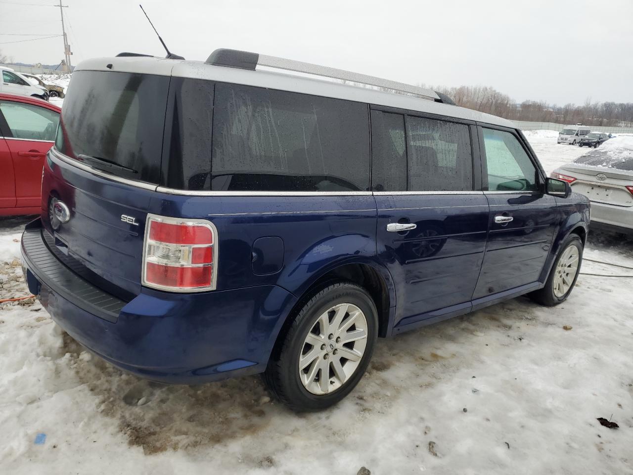 Photo 2 VIN: 2FMGK5CCXBBD24713 - FORD FLEX 