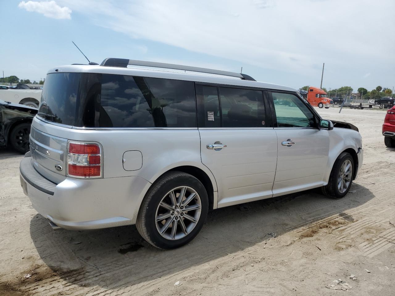 Photo 2 VIN: 2FMGK5D86DBD23216 - FORD FLEX 