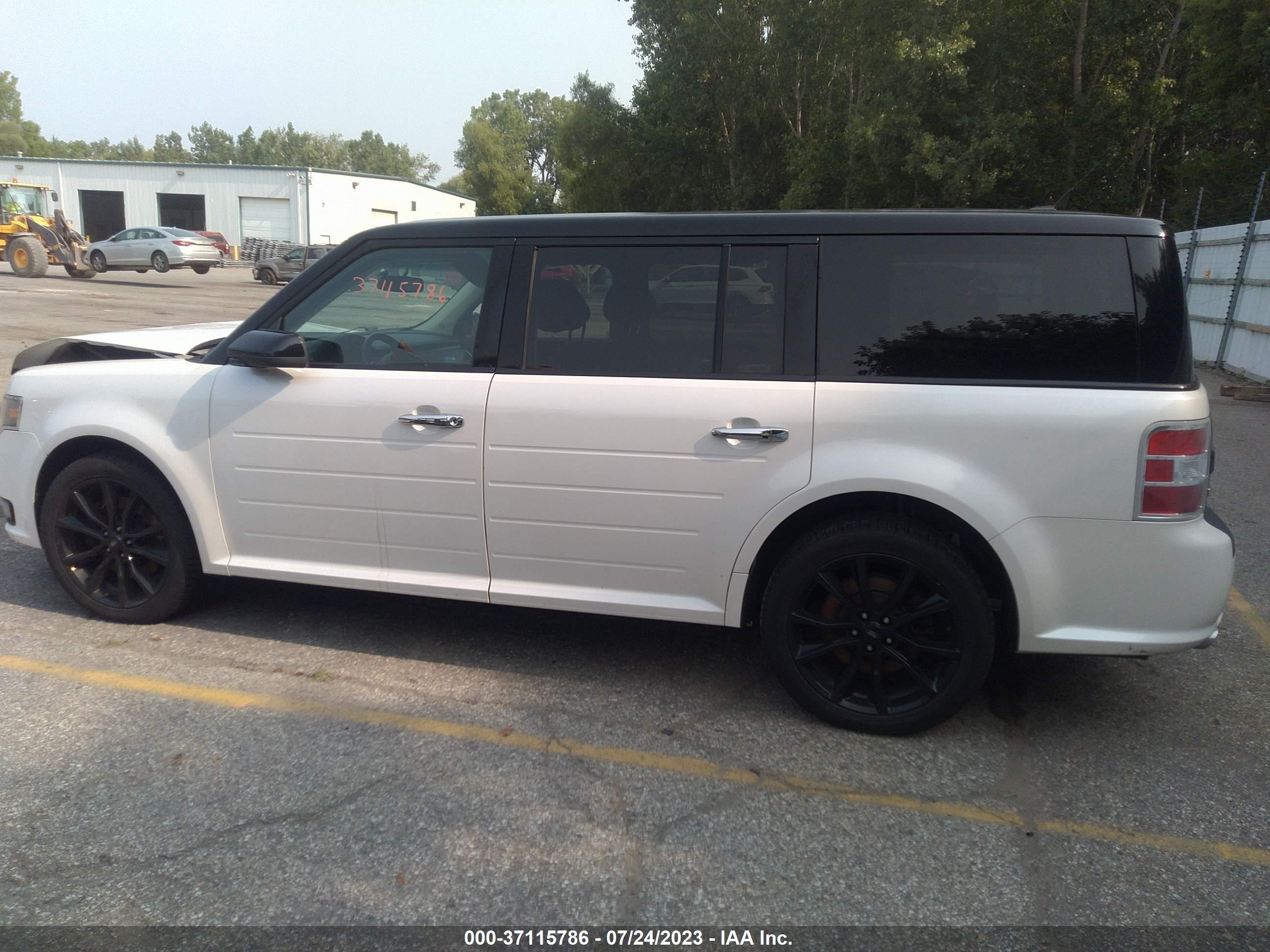 Photo 13 VIN: 2FMHK6C83GBA01567 - FORD FLEX 