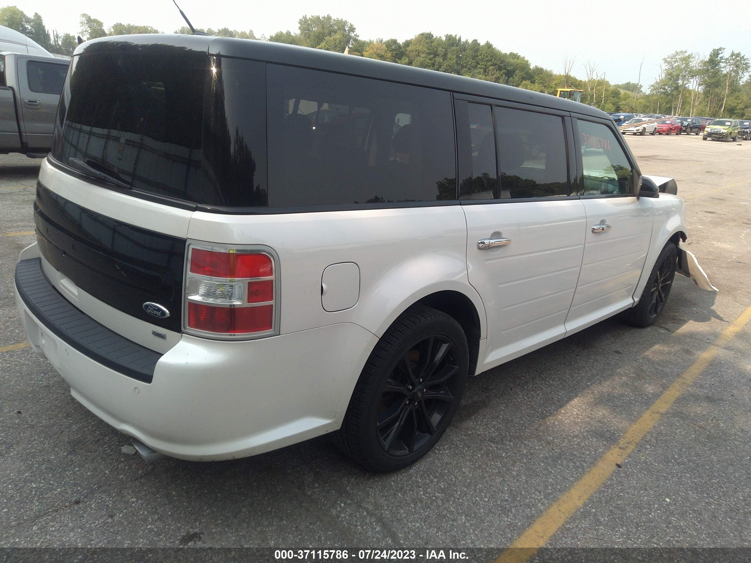 Photo 3 VIN: 2FMHK6C83GBA01567 - FORD FLEX 