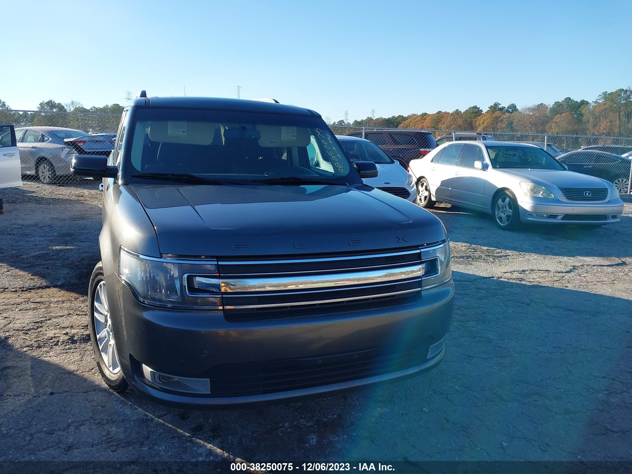 Photo 11 VIN: 2FMHK6C84FBA08123 - FORD FLEX 