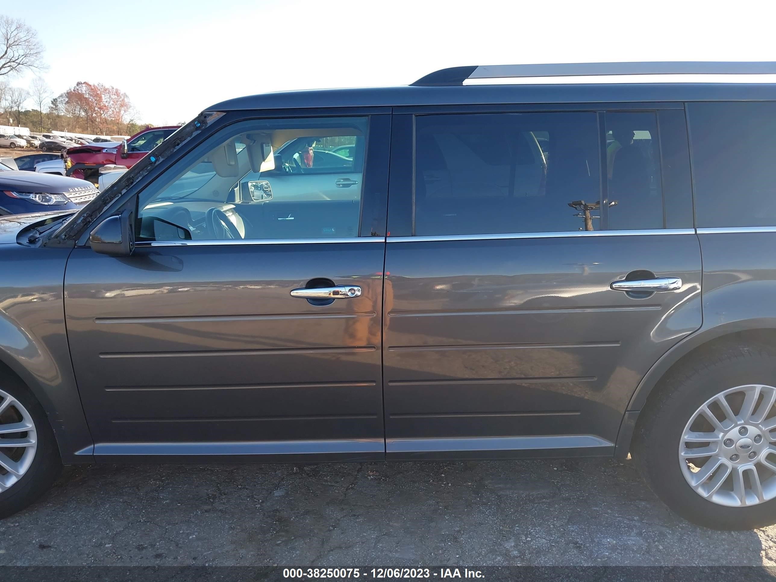 Photo 13 VIN: 2FMHK6C84FBA08123 - FORD FLEX 