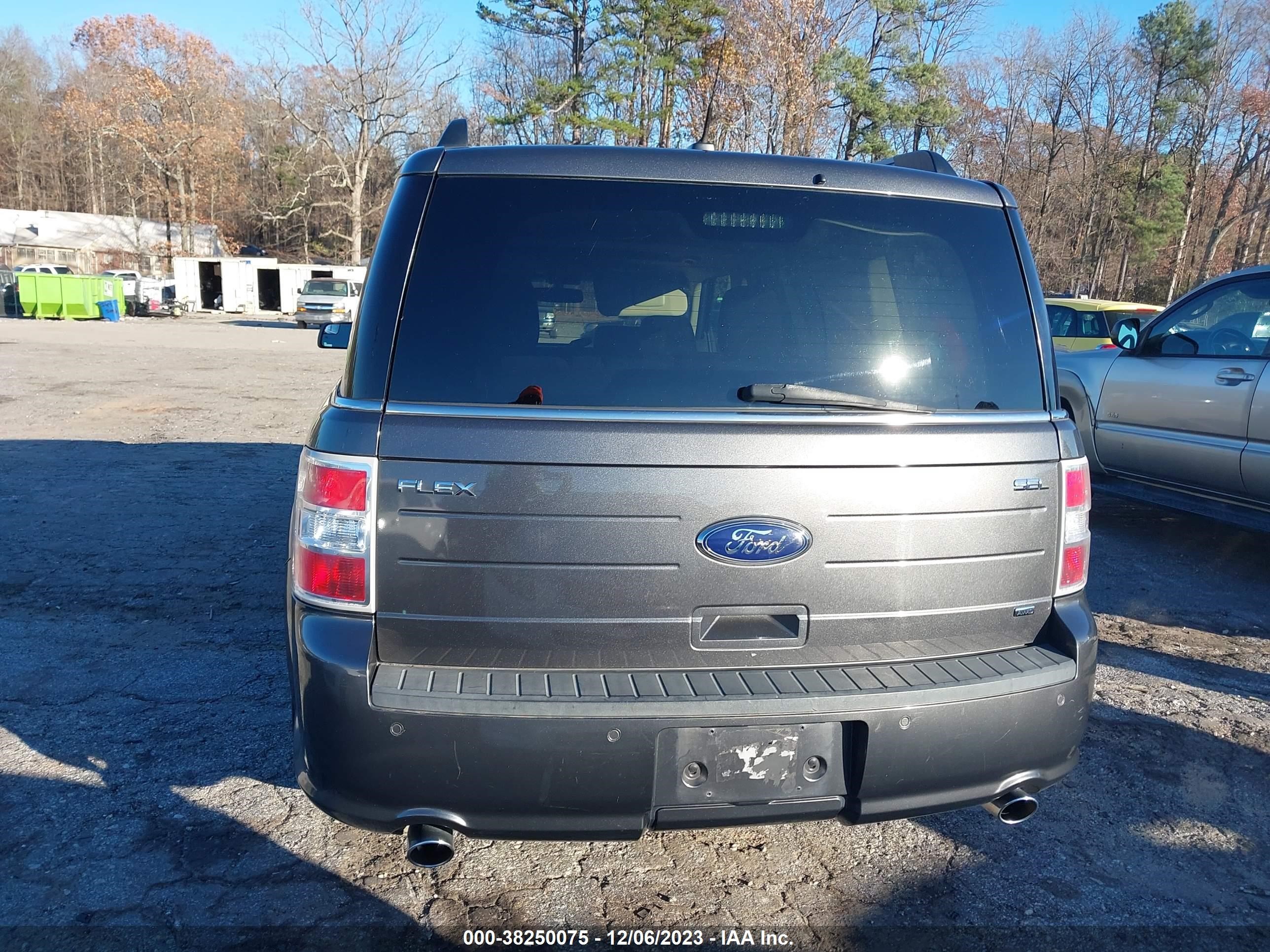 Photo 15 VIN: 2FMHK6C84FBA08123 - FORD FLEX 