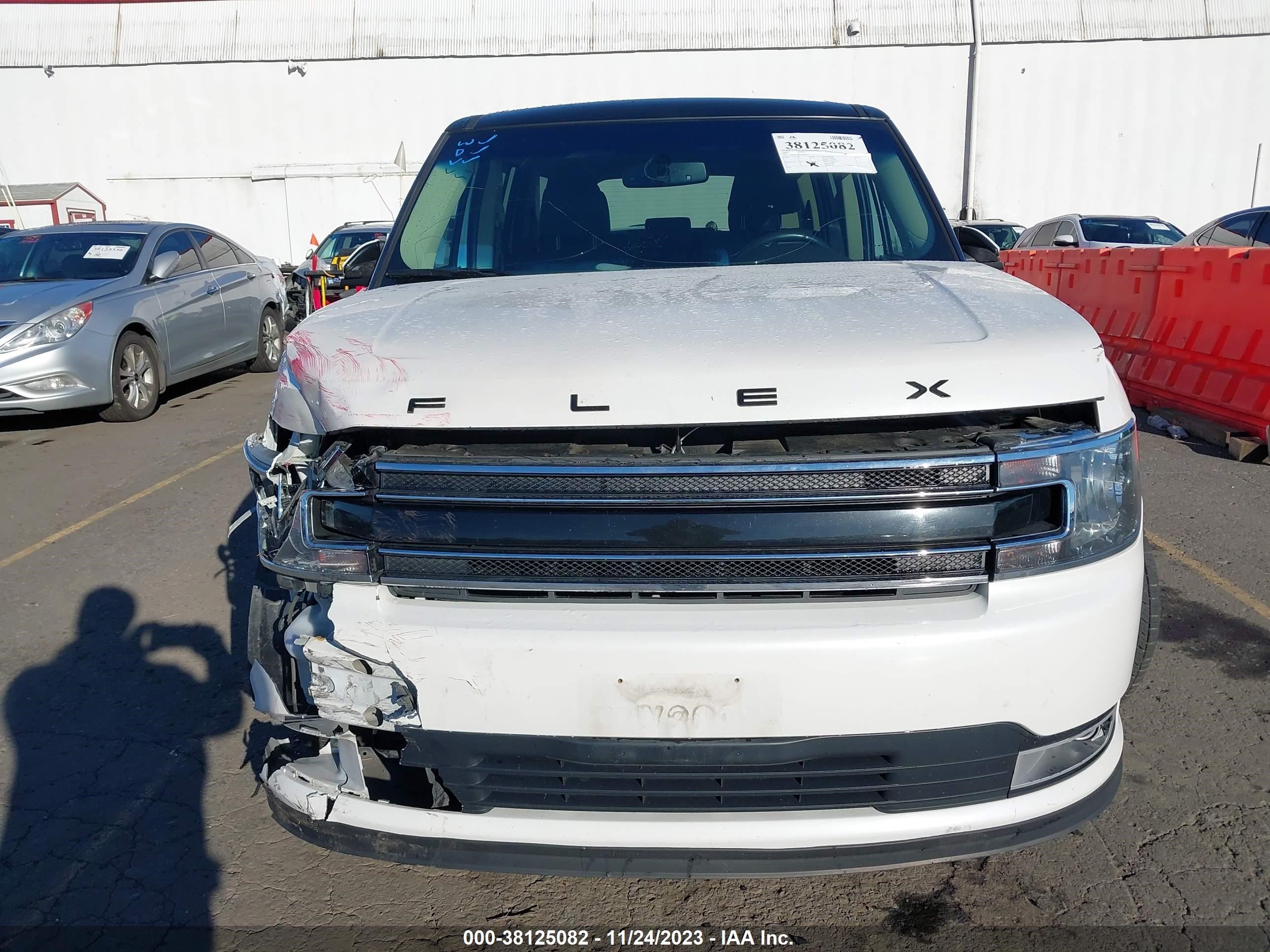 Photo 11 VIN: 2FMHK6C88GBA01953 - FORD FLEX 