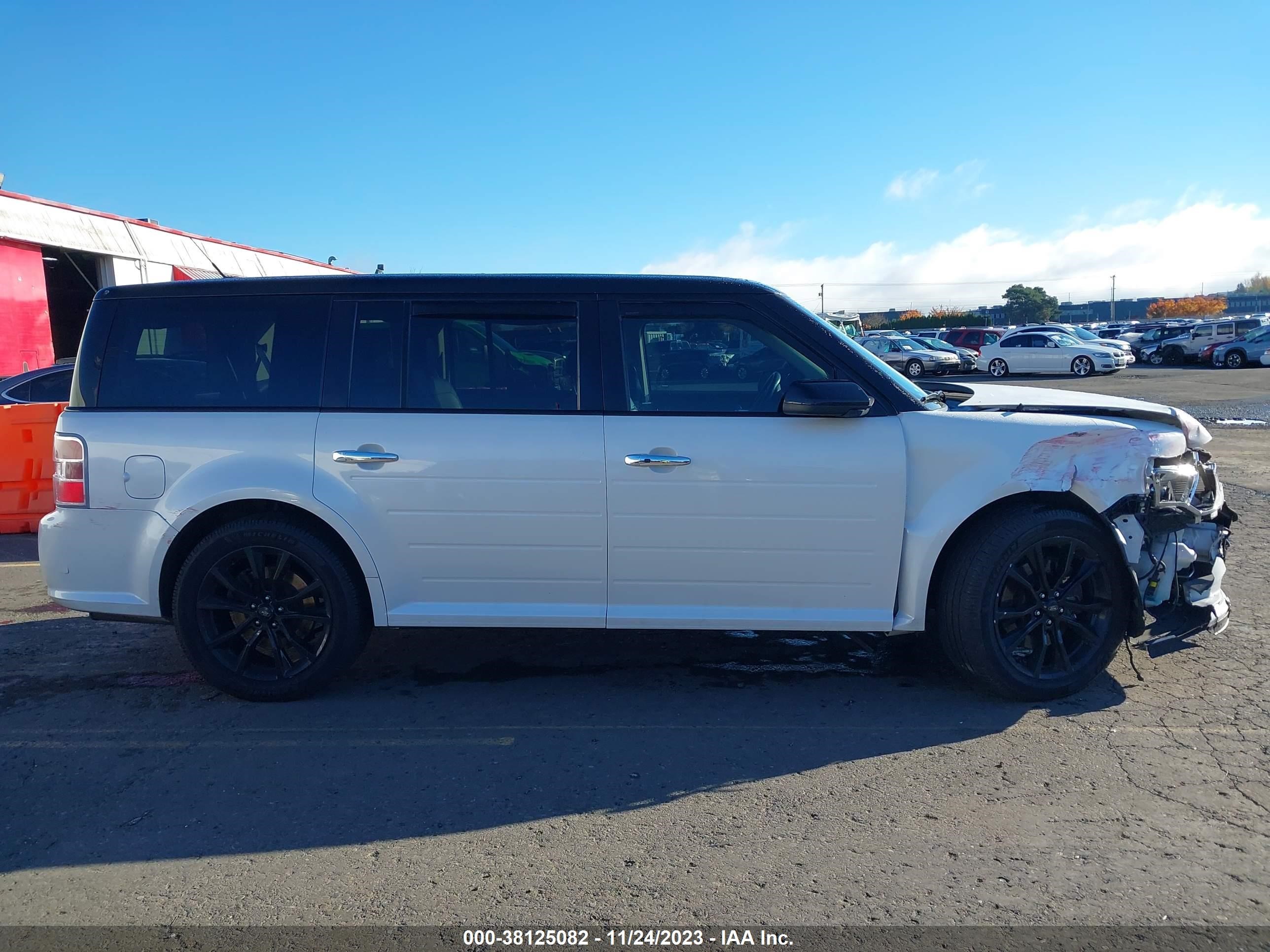 Photo 12 VIN: 2FMHK6C88GBA01953 - FORD FLEX 