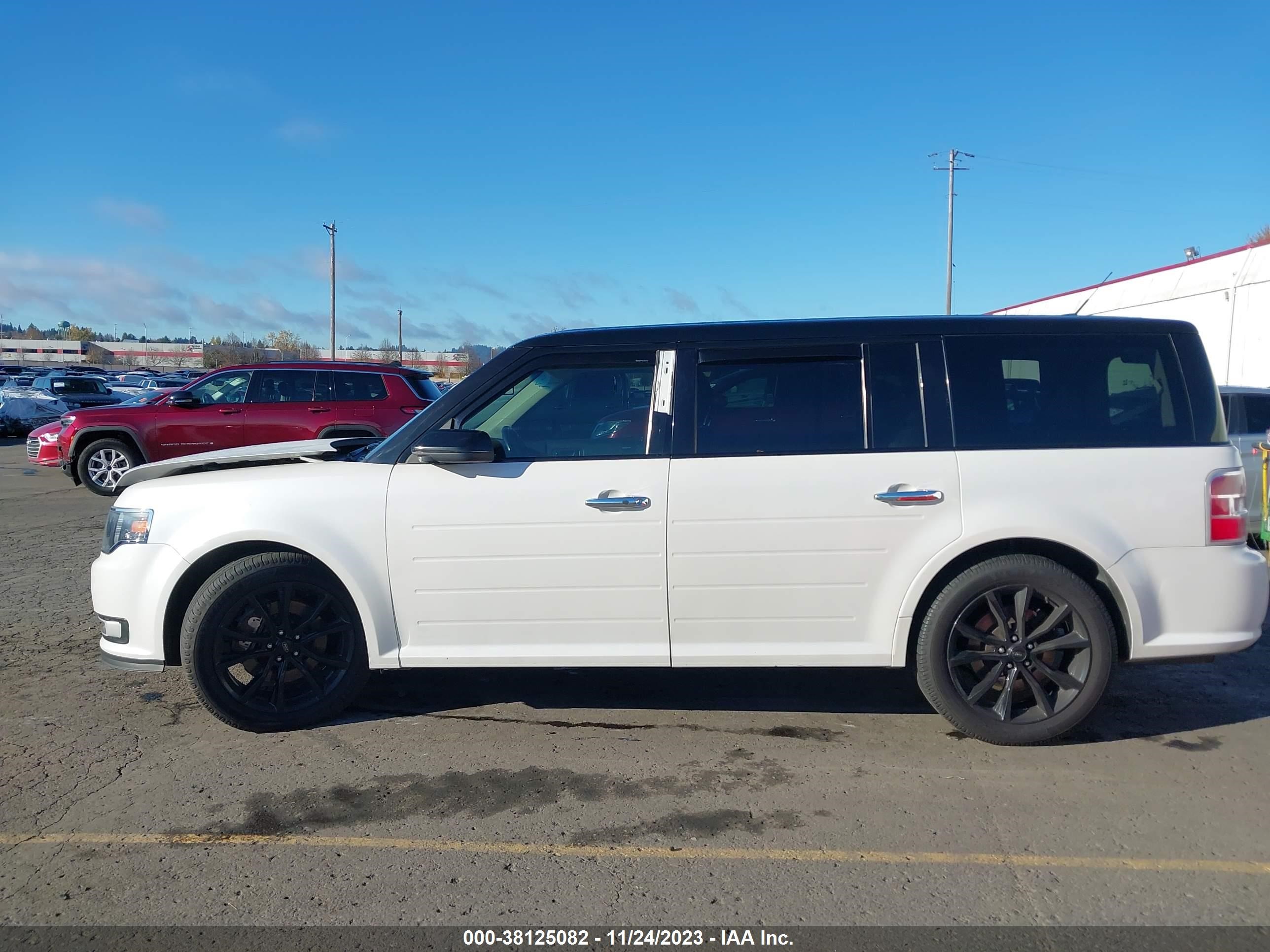 Photo 13 VIN: 2FMHK6C88GBA01953 - FORD FLEX 