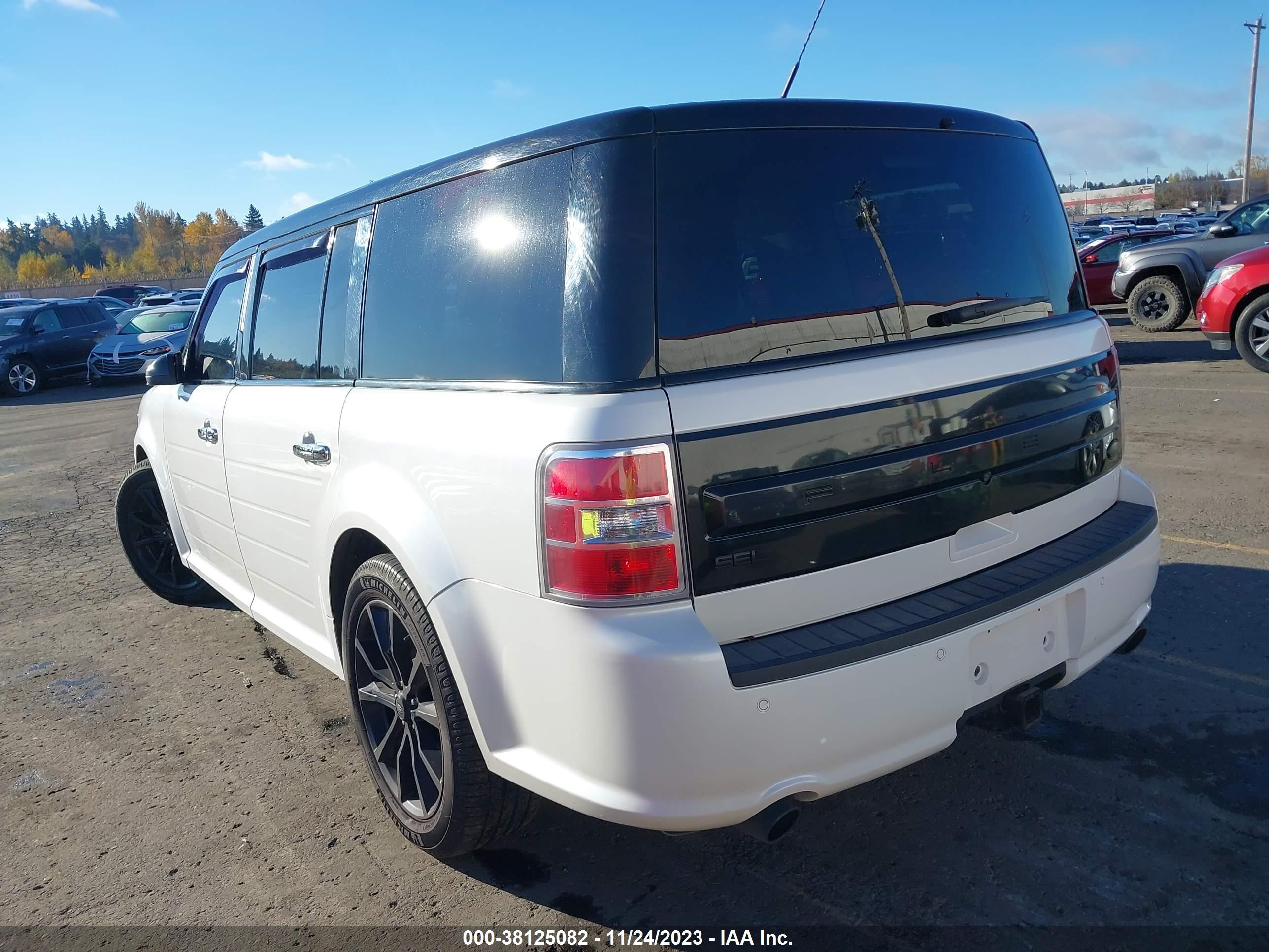 Photo 2 VIN: 2FMHK6C88GBA01953 - FORD FLEX 