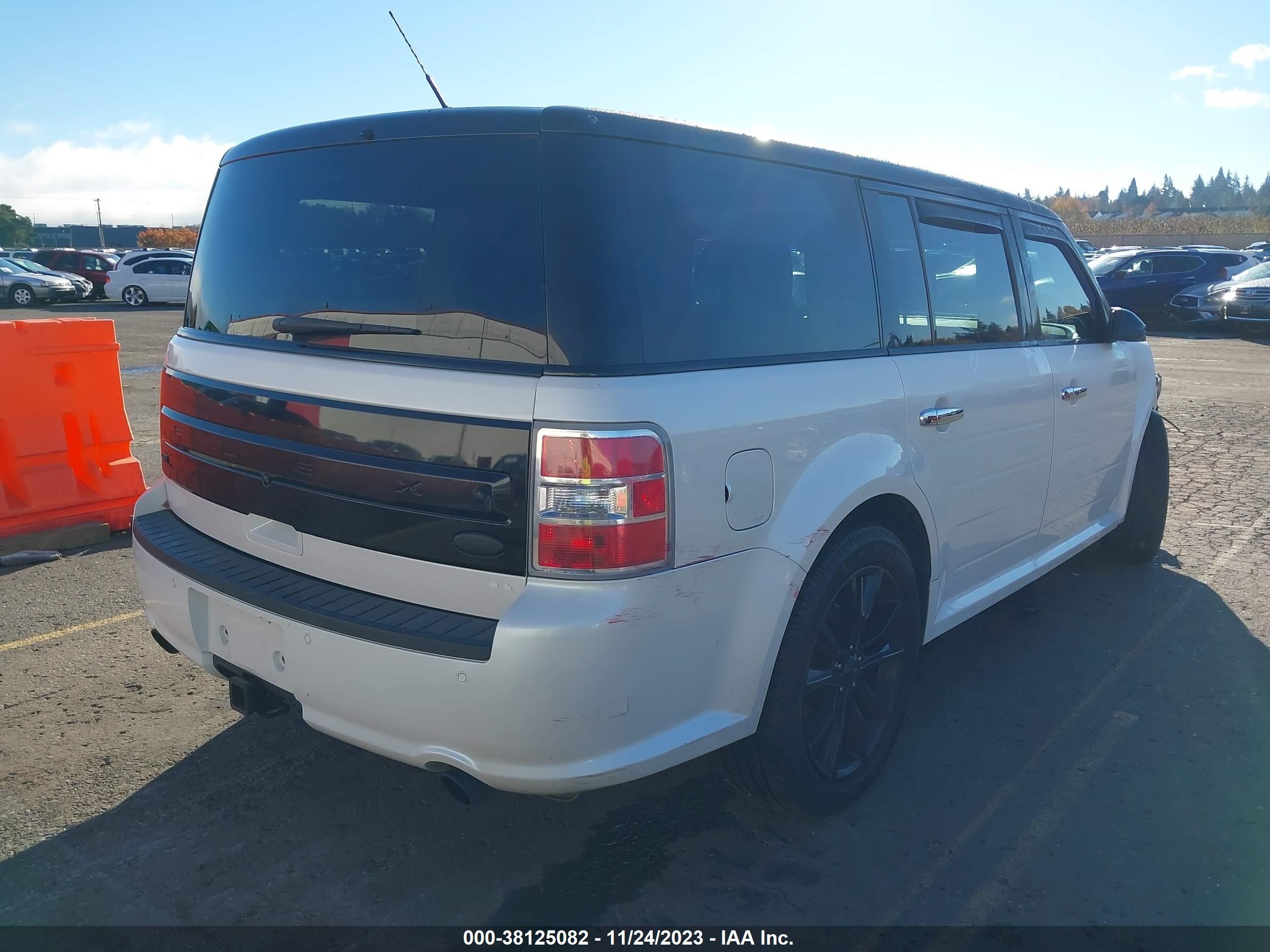 Photo 3 VIN: 2FMHK6C88GBA01953 - FORD FLEX 