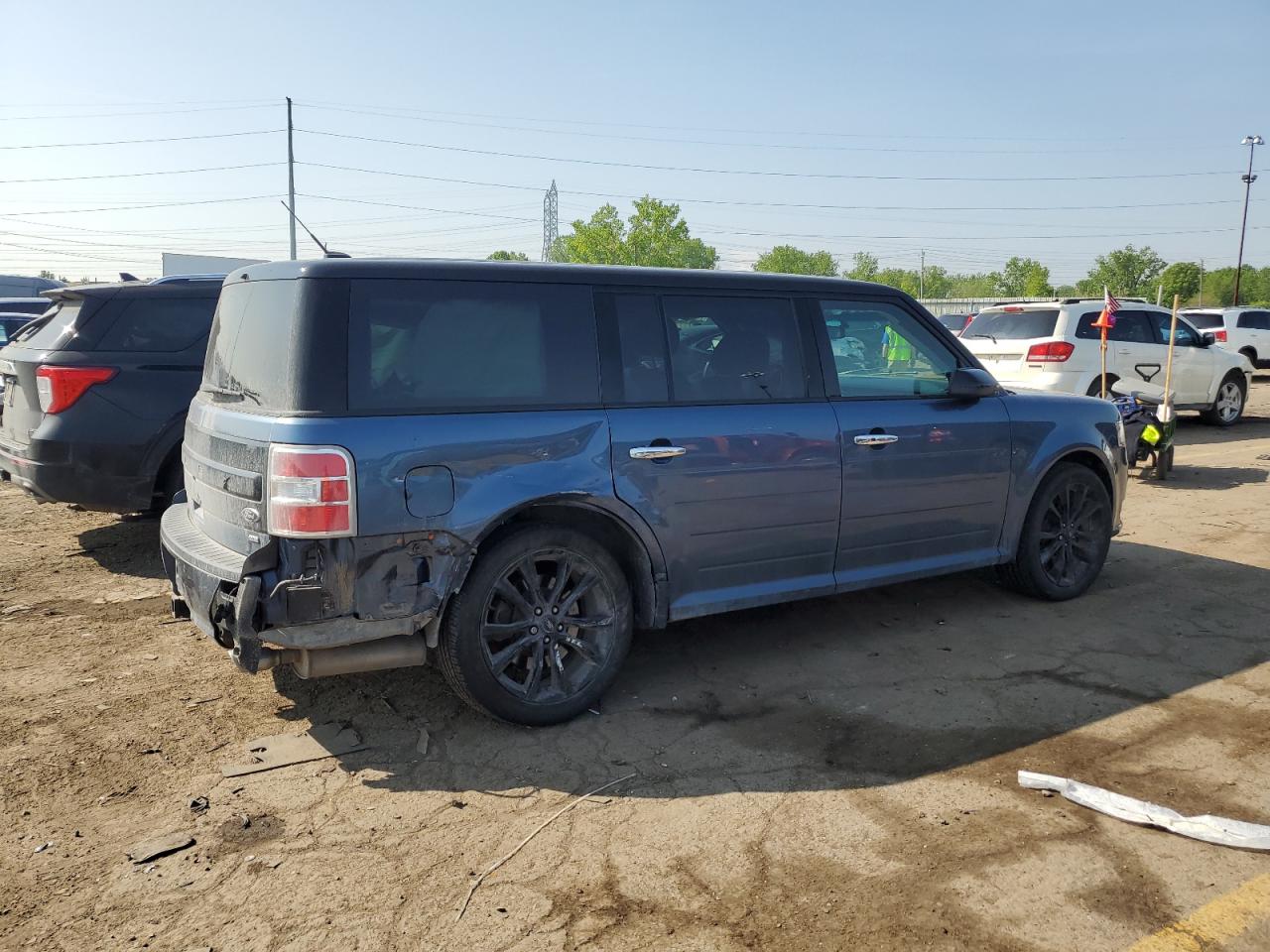 Photo 2 VIN: 2FMHK6C88JBA17853 - FORD FLEX 