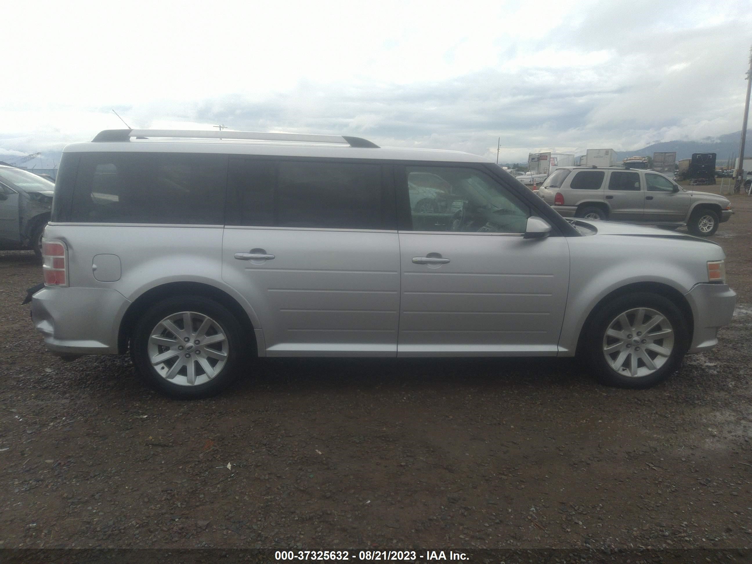 Photo 12 VIN: 2FMHK6CCXBBD27640 - FORD FLEX 