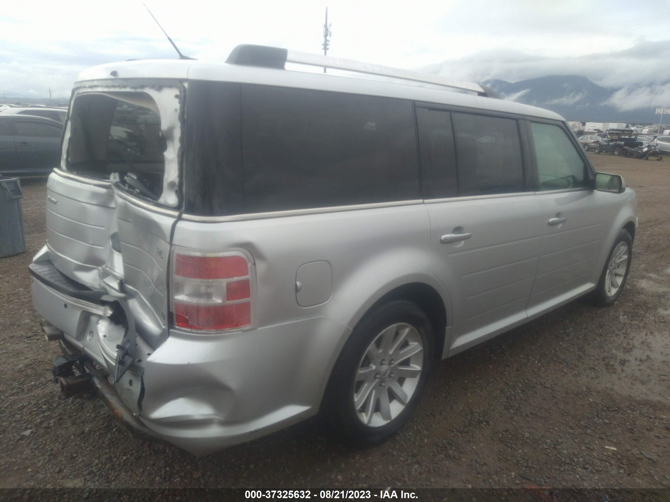 Photo 3 VIN: 2FMHK6CCXBBD27640 - FORD FLEX 