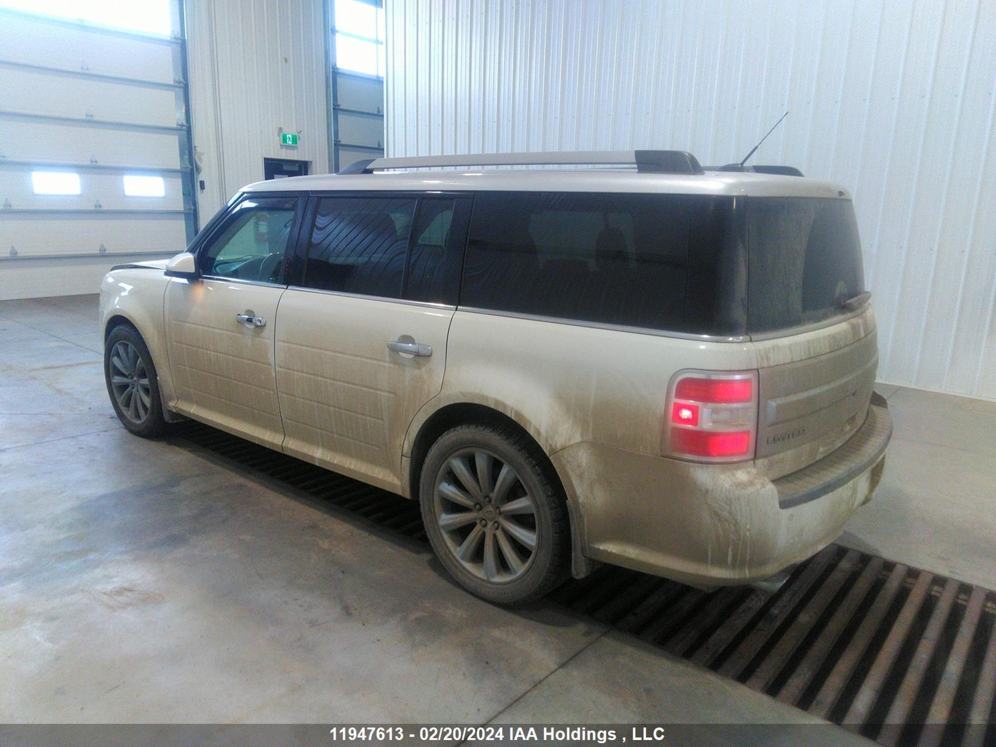 Photo 2 VIN: 2FMHK6D84DBD00947 - FORD FLEX 