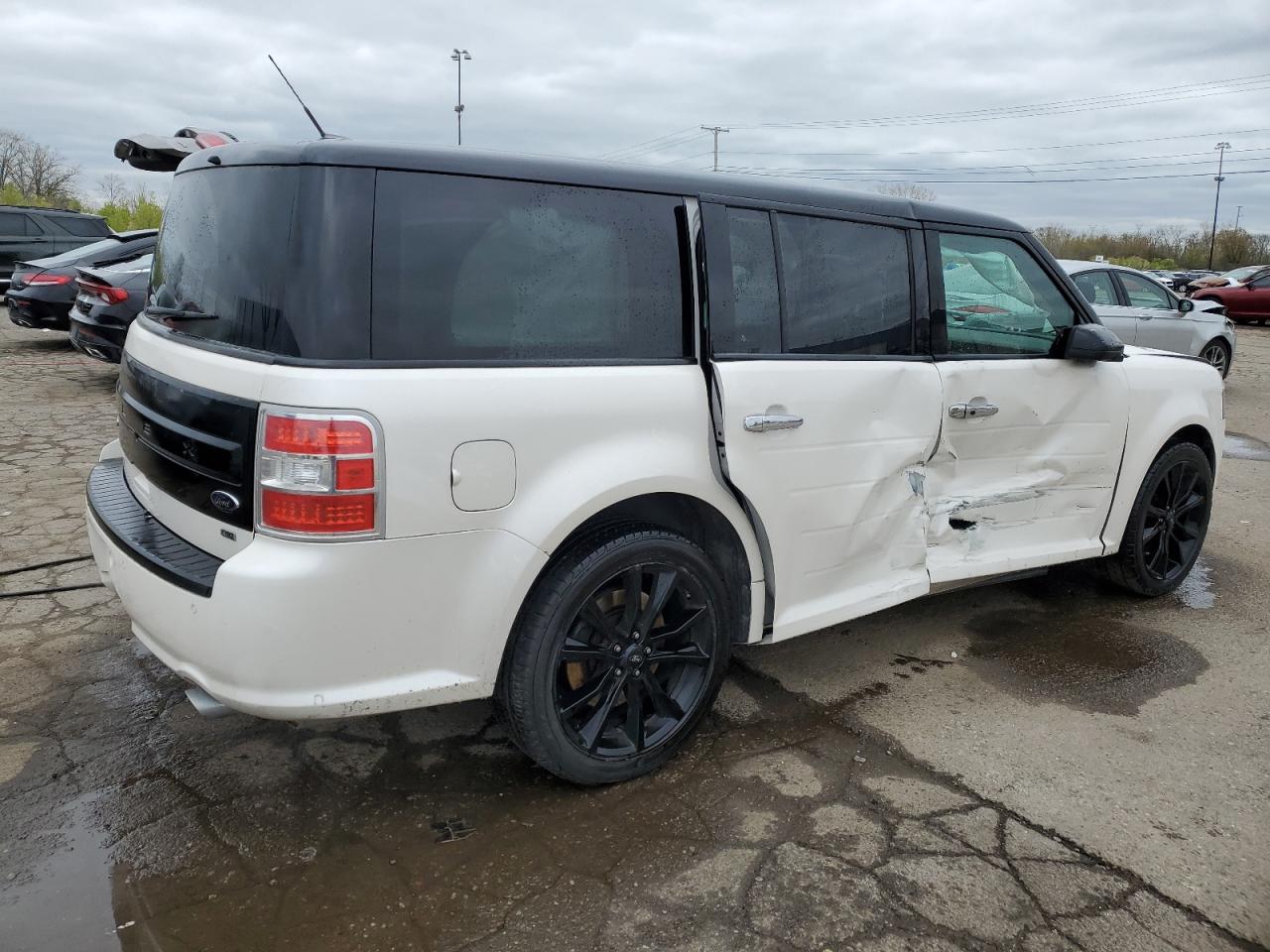 Photo 2 VIN: 2FMHK6D86HBA08545 - FORD FLEX 