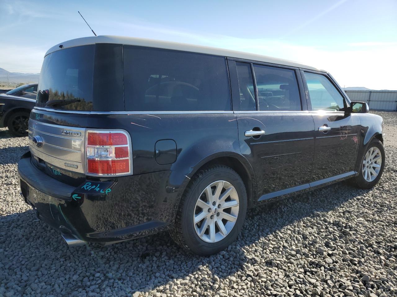 Photo 2 VIN: 2FMHK6DT3ABB14221 - FORD FLEX 