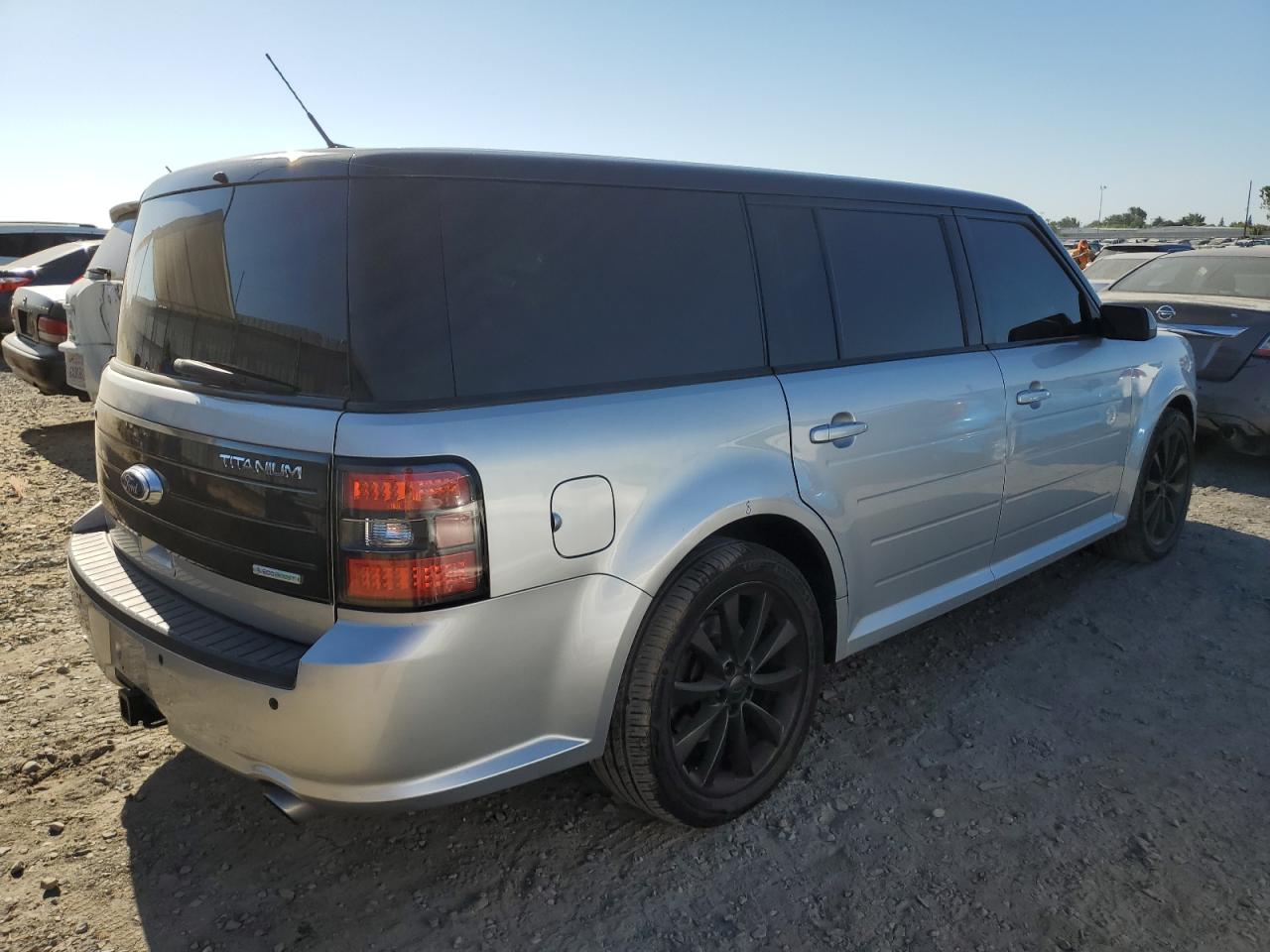 Photo 2 VIN: 2FMHK6DT9BBD25103 - FORD FLEX 