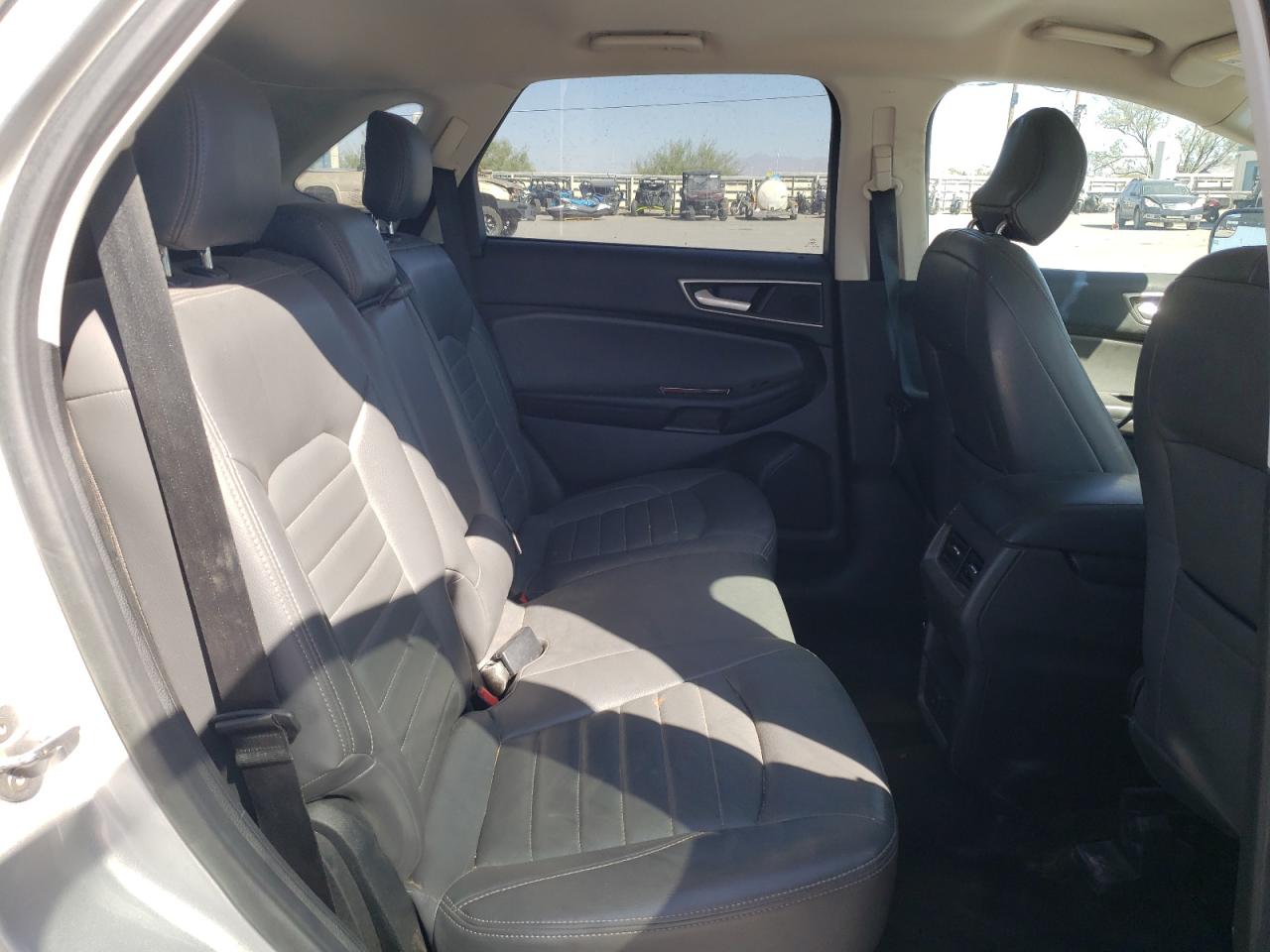 Photo 10 VIN: 2FMPK3J93JBB51661 - FORD EDGE 