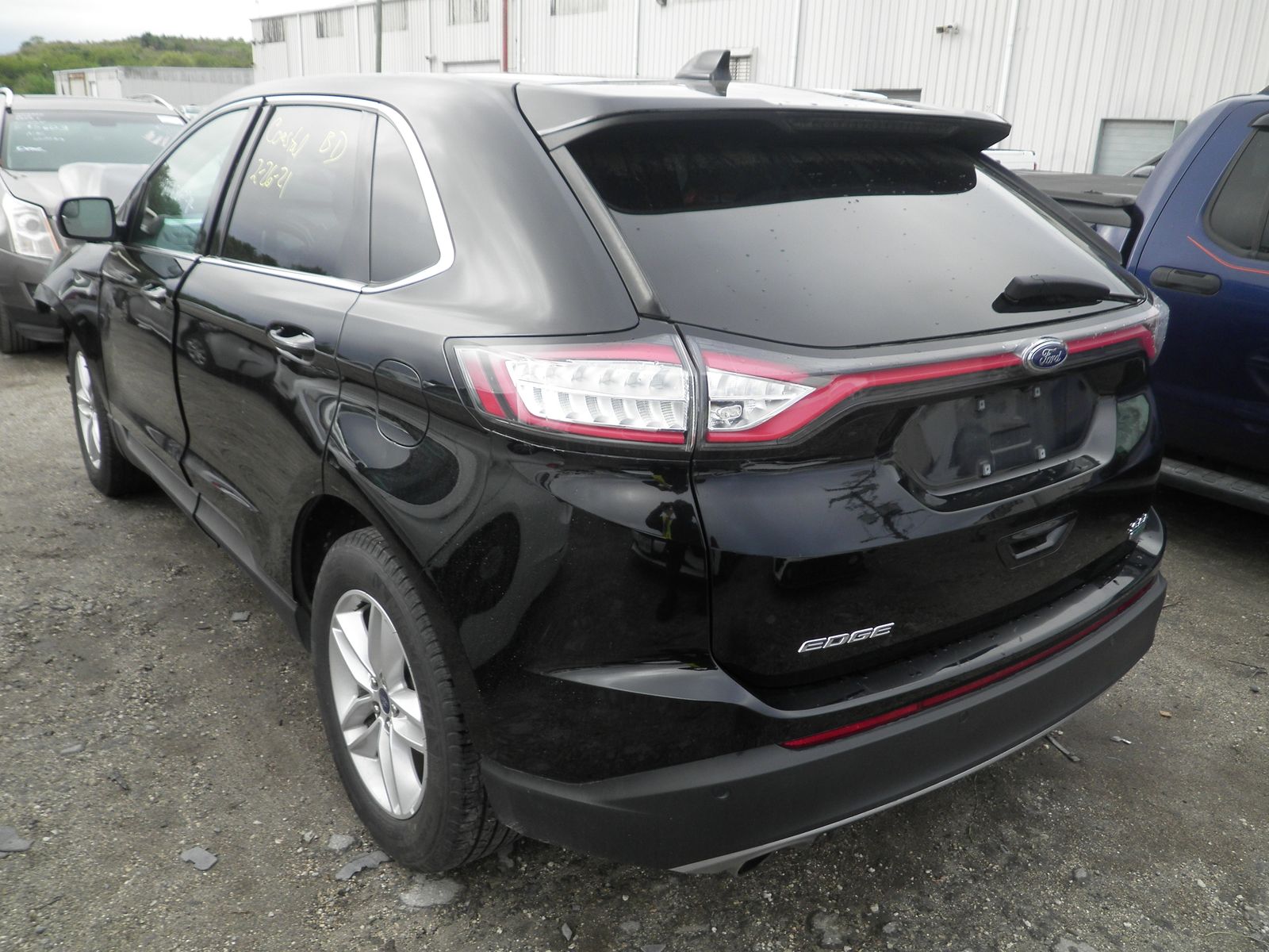 Photo 1 VIN: 2FMPK3J97JBC32811 - FORD EDGE FWD SUV 