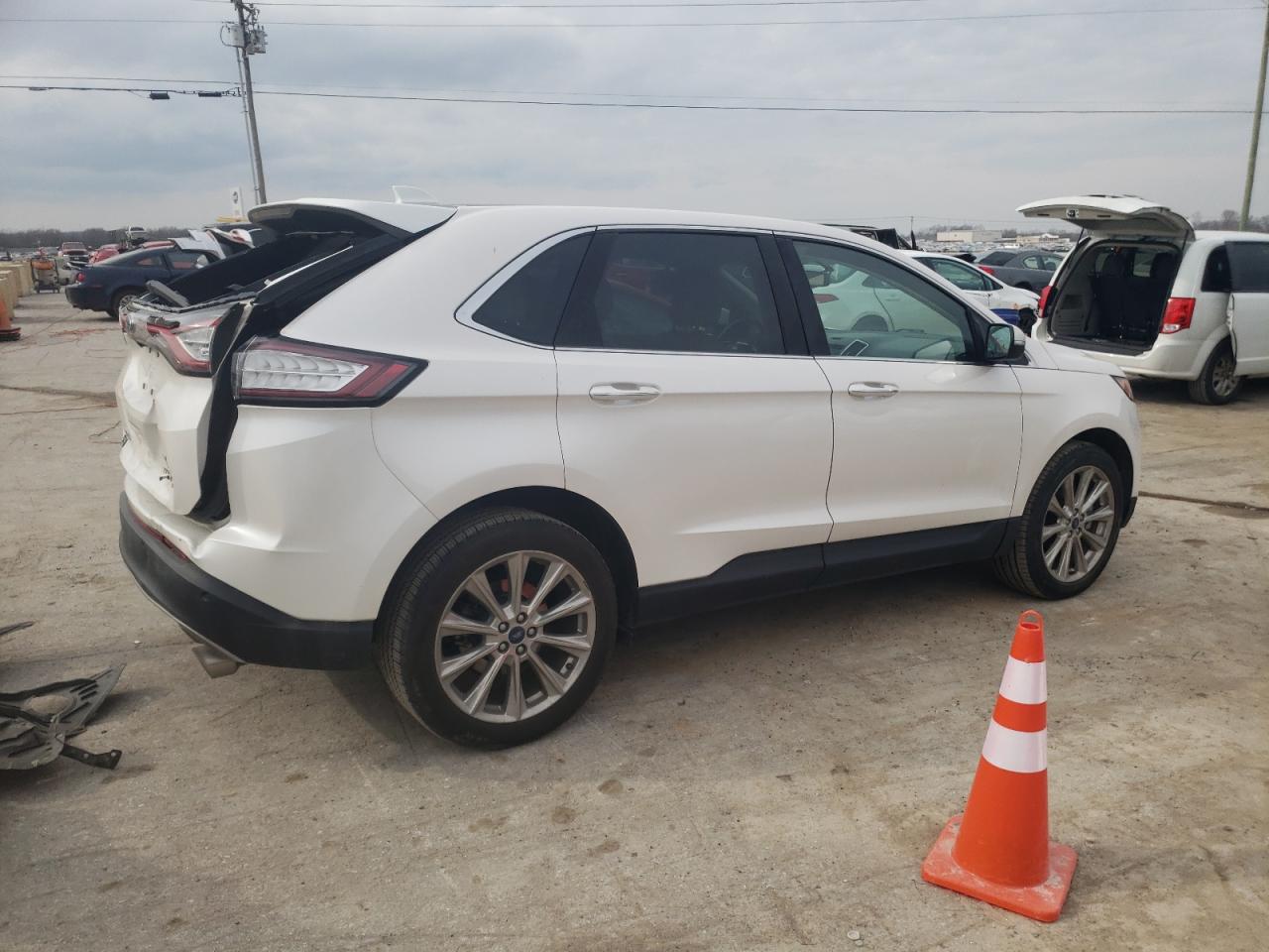 Photo 2 VIN: 2FMPK3K85HBC36324 - FORD EDGE 