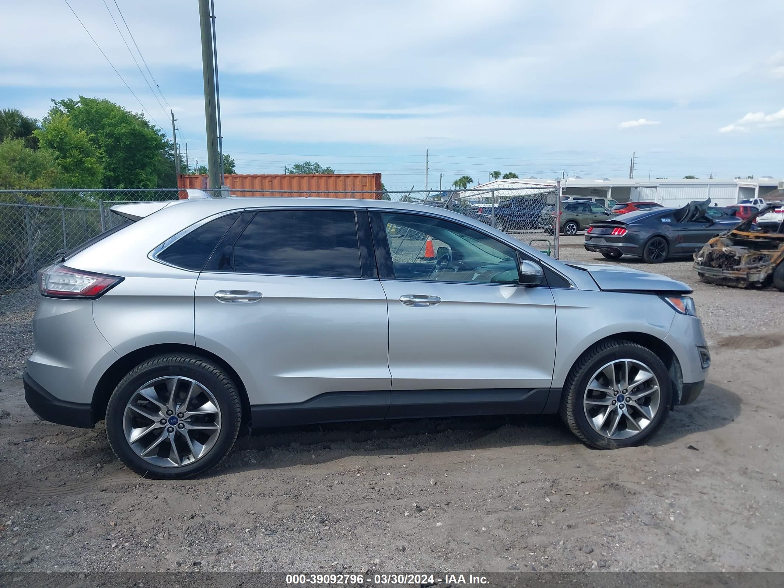 Photo 12 VIN: 2FMPK3K89HBC25083 - FORD EDGE 