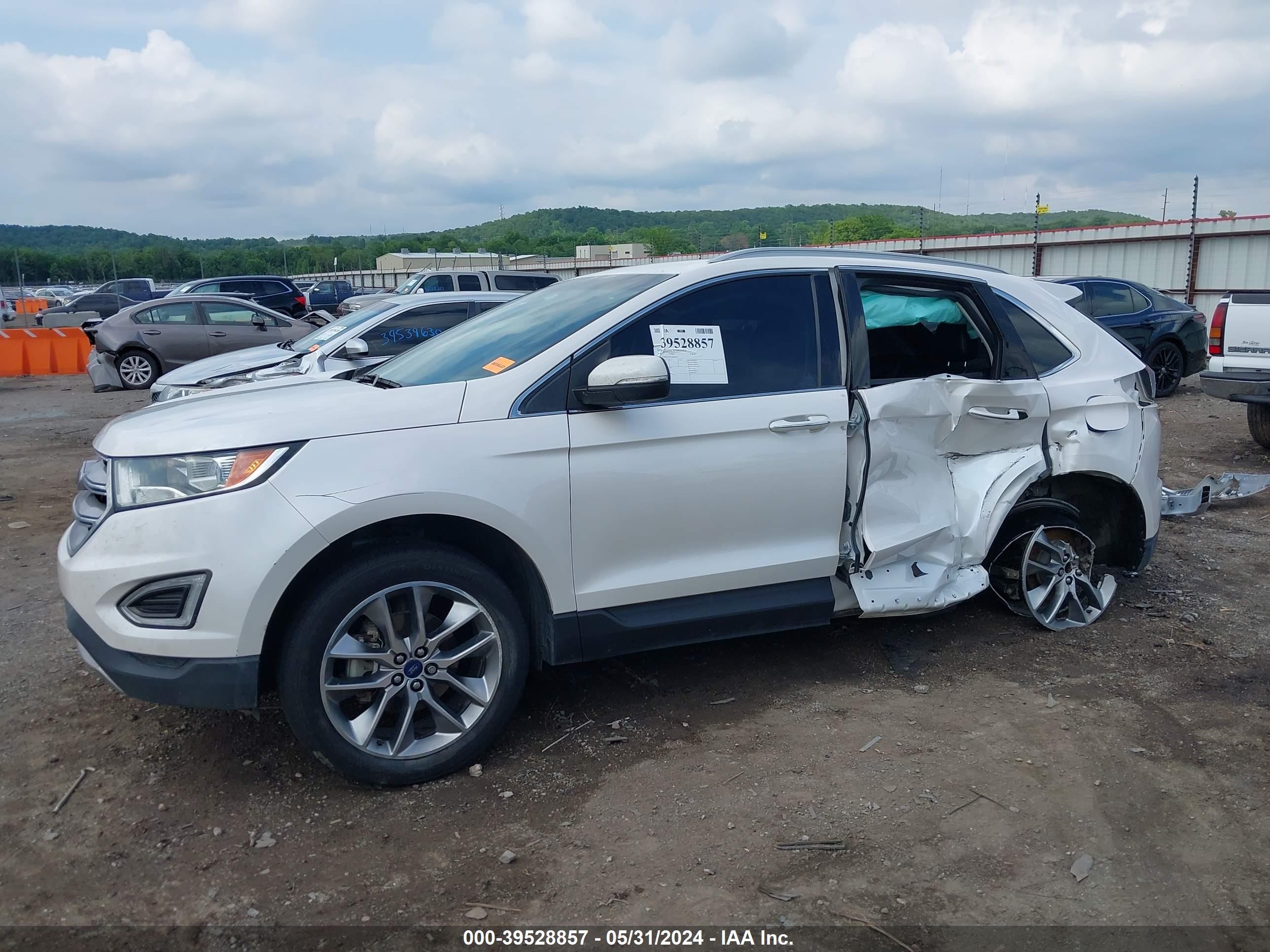 Photo 13 VIN: 2FMPK3K95GBB60188 - FORD EDGE 