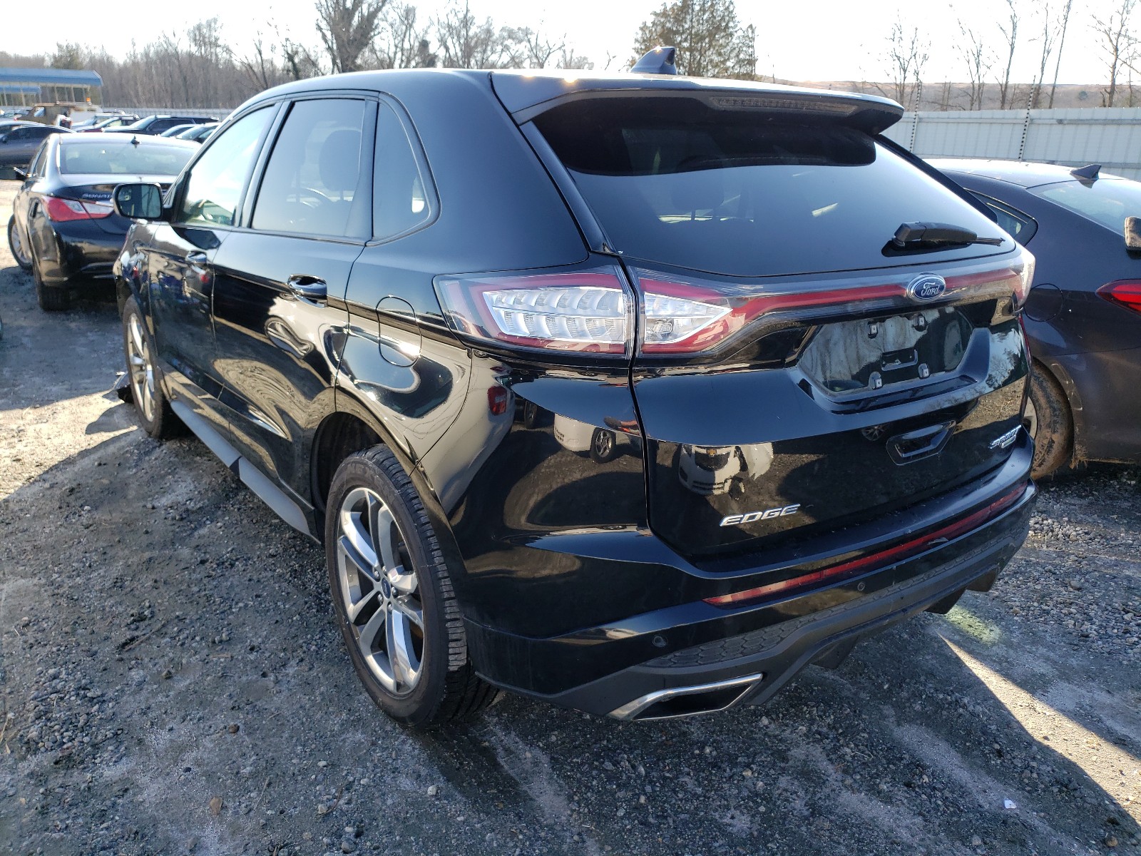 Photo 2 VIN: 2FMPK4AP2JBB13777 - FORD EDGE 