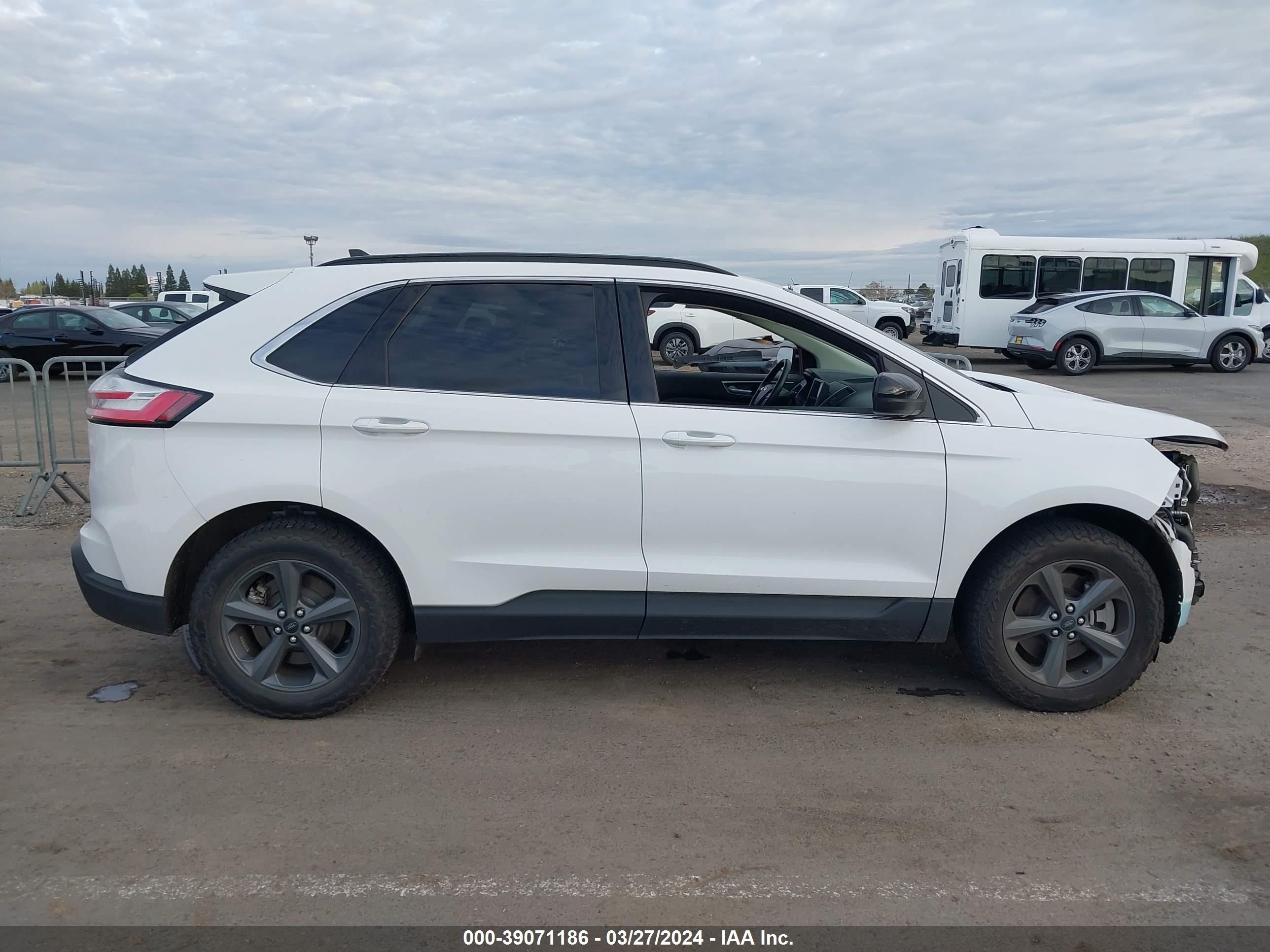 Photo 13 VIN: 2FMPK4J91NBA13497 - FORD EDGE 