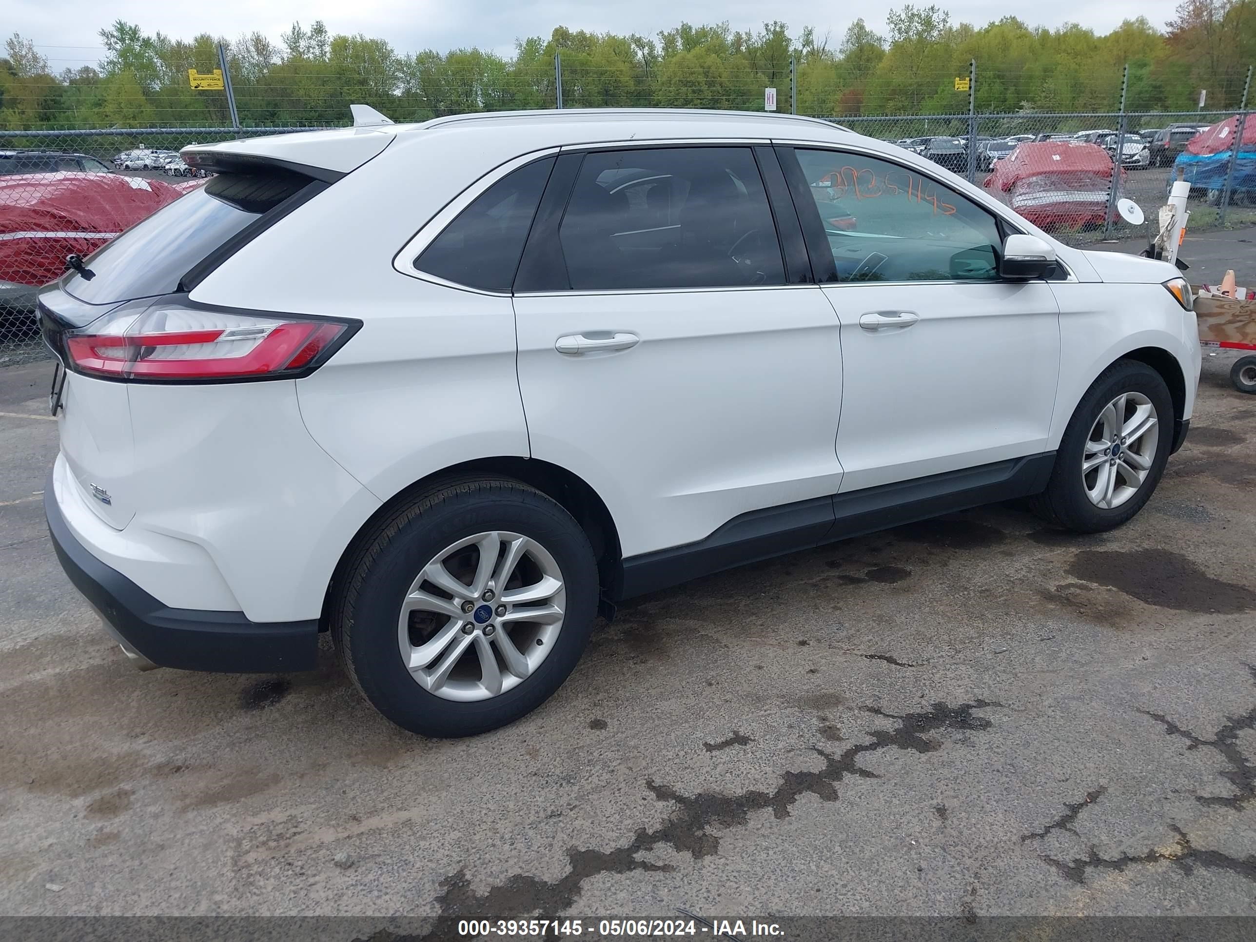 Photo 12 VIN: 2FMPK4J94KBC31087 - FORD EDGE 